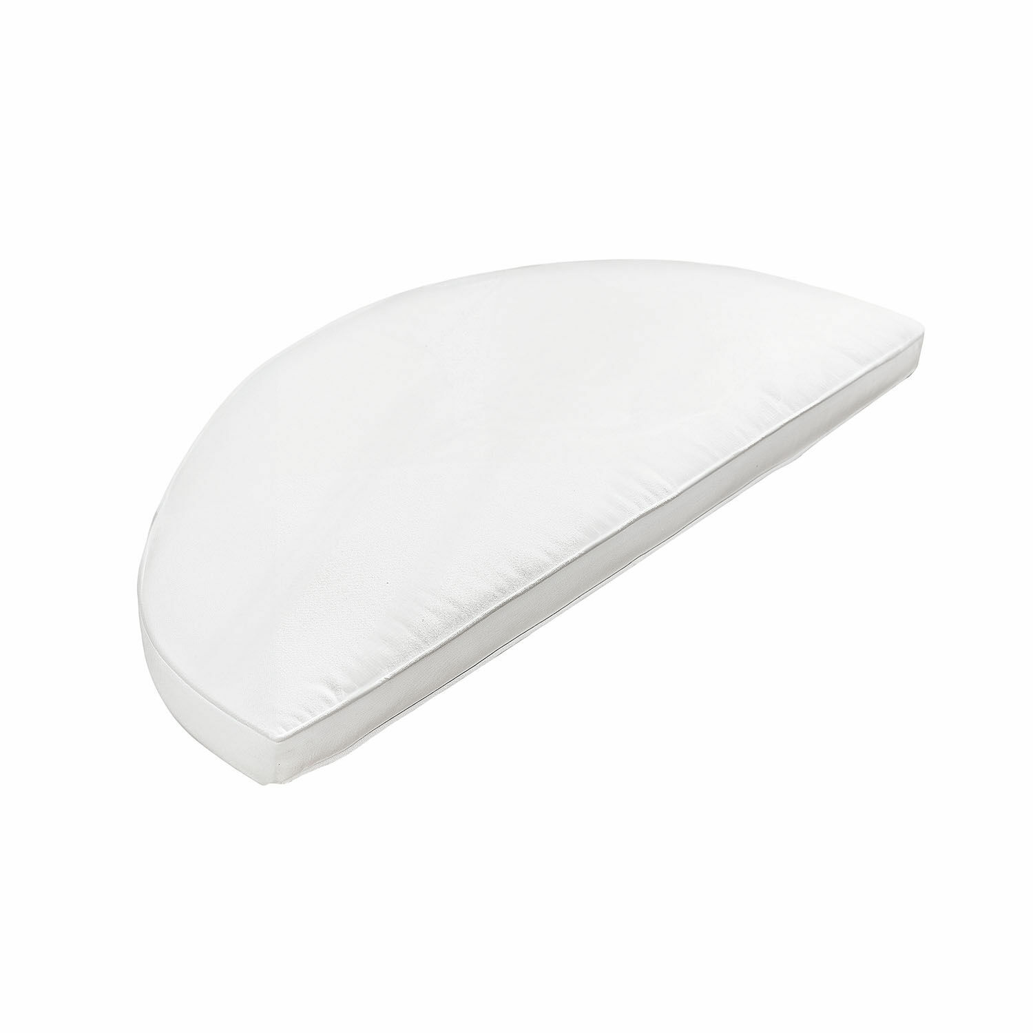 Witte halfcirkelvormige kussen van stof voor interieurdecoratie en zitcomfort