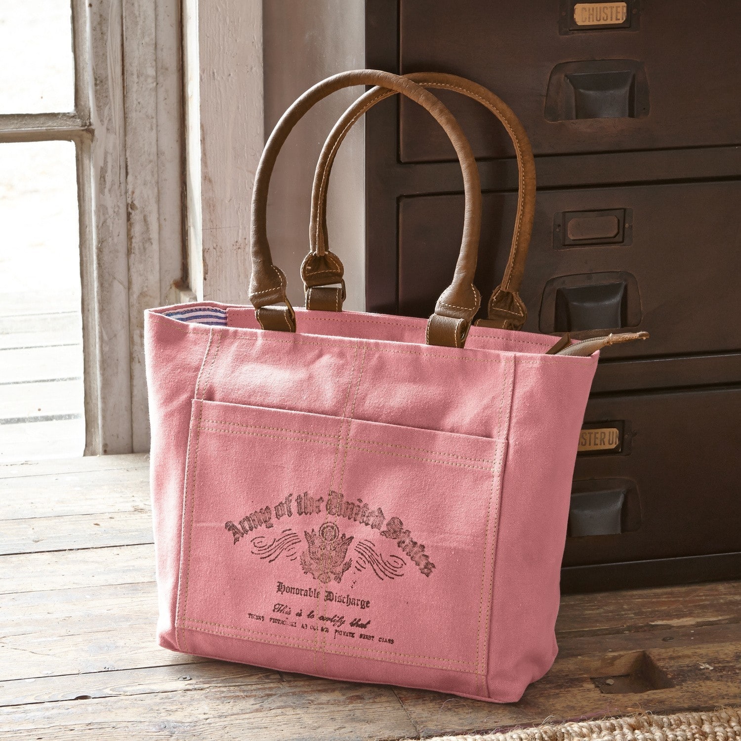 Tas Hillary