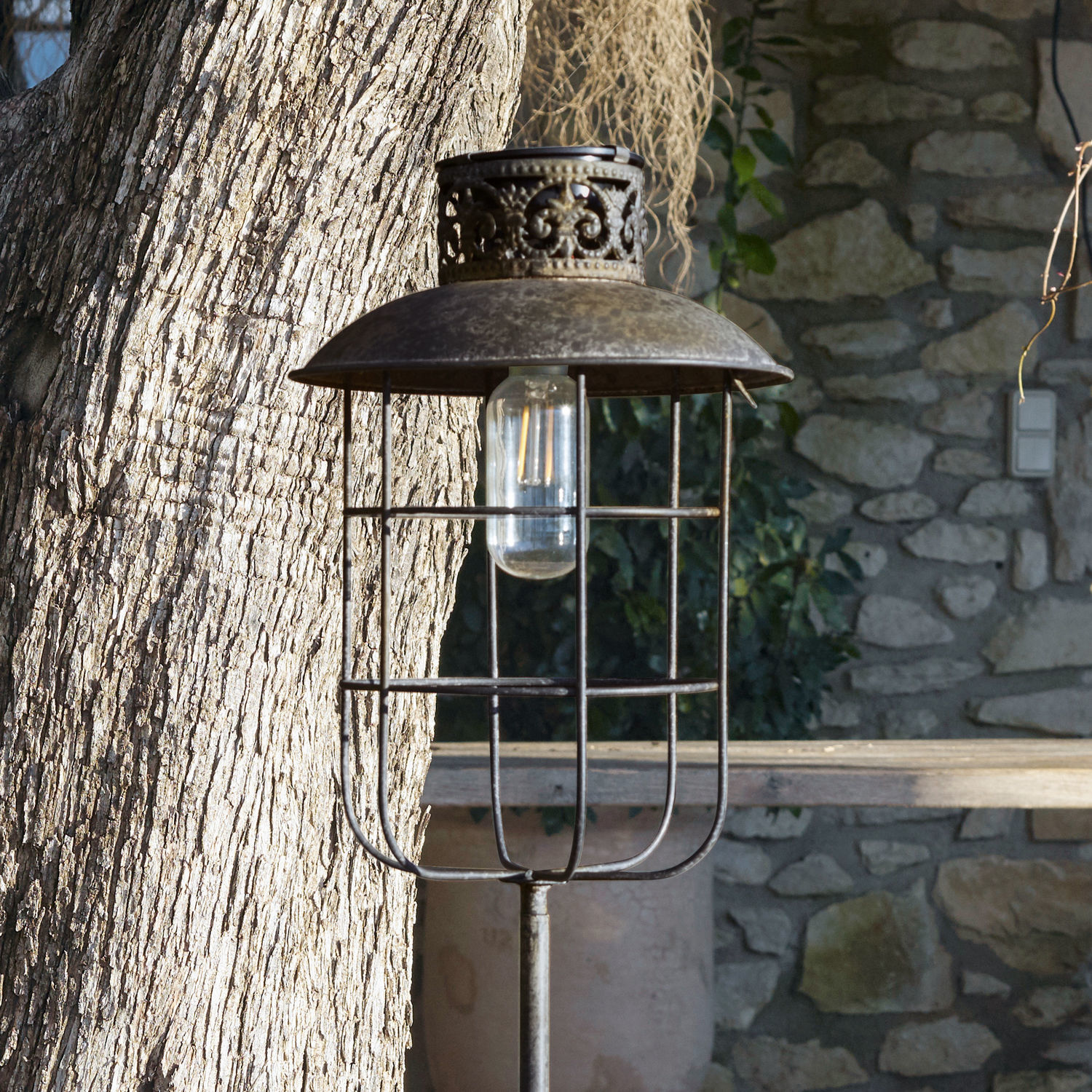 Lantaarn op zonne-energie Nistos