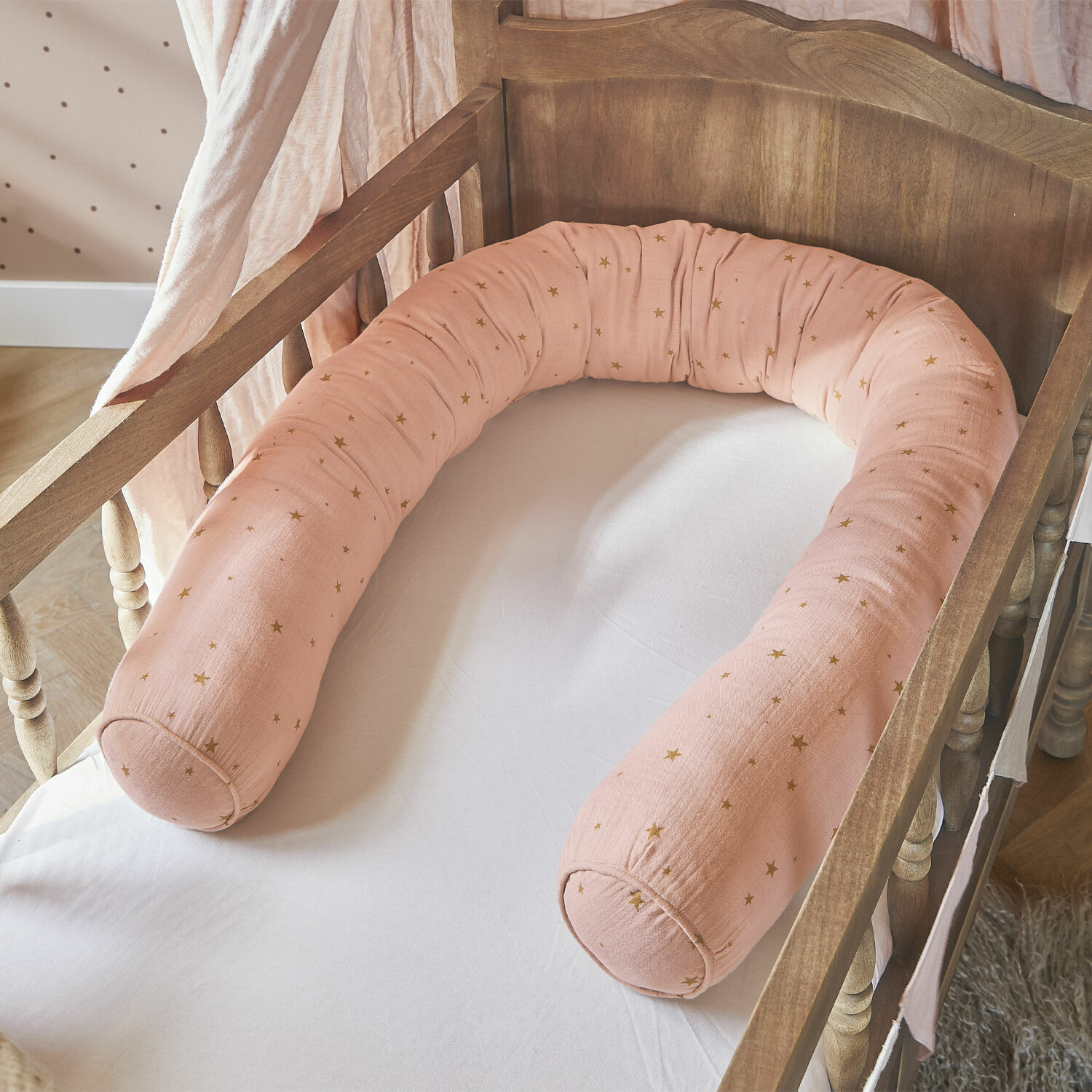 Rolkussen Vianne Roze katoenen kussen met sterrenprint voor babybed, perfect voor kinderkamer