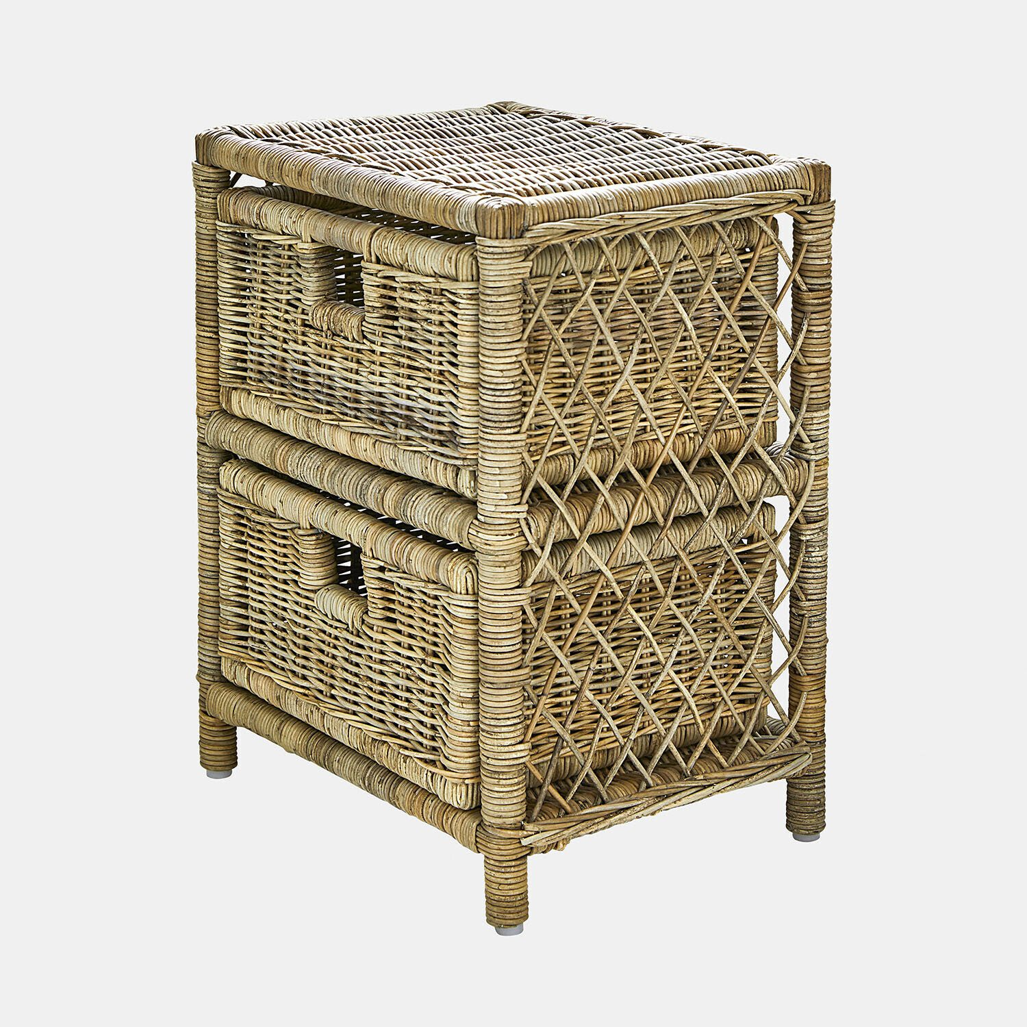 Twee-laags opbergkast van natuurlijk riet met twee gevlochten manden in natuurlijke kleur