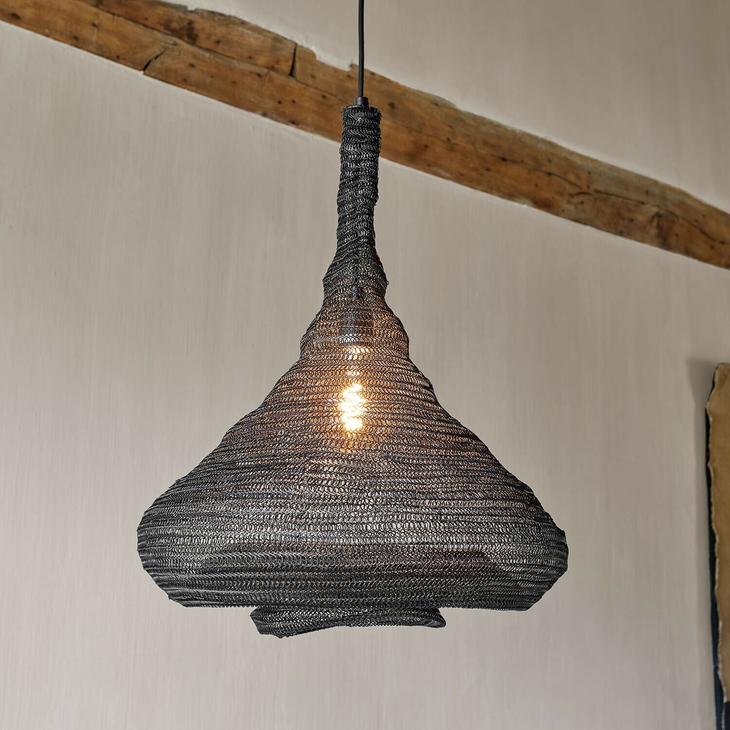 Hanglamp Nalira Hanglamp van zwart metalen gaas met unieke vorm, moderne binnenverlichting