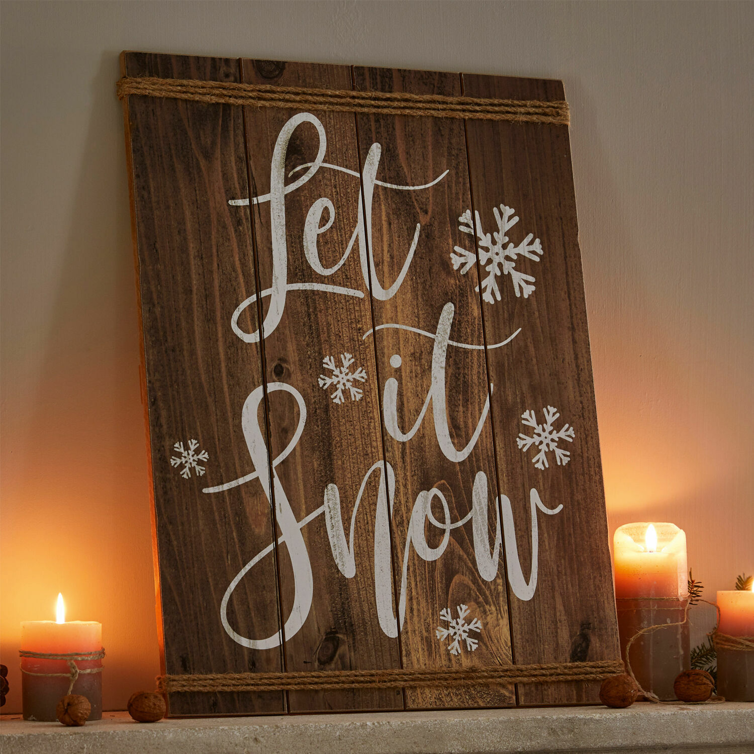 Decoboard Verrand Houten wanddecoratie met tekst Let it Snow en witte sneeuwvlokken, winterse sfeer