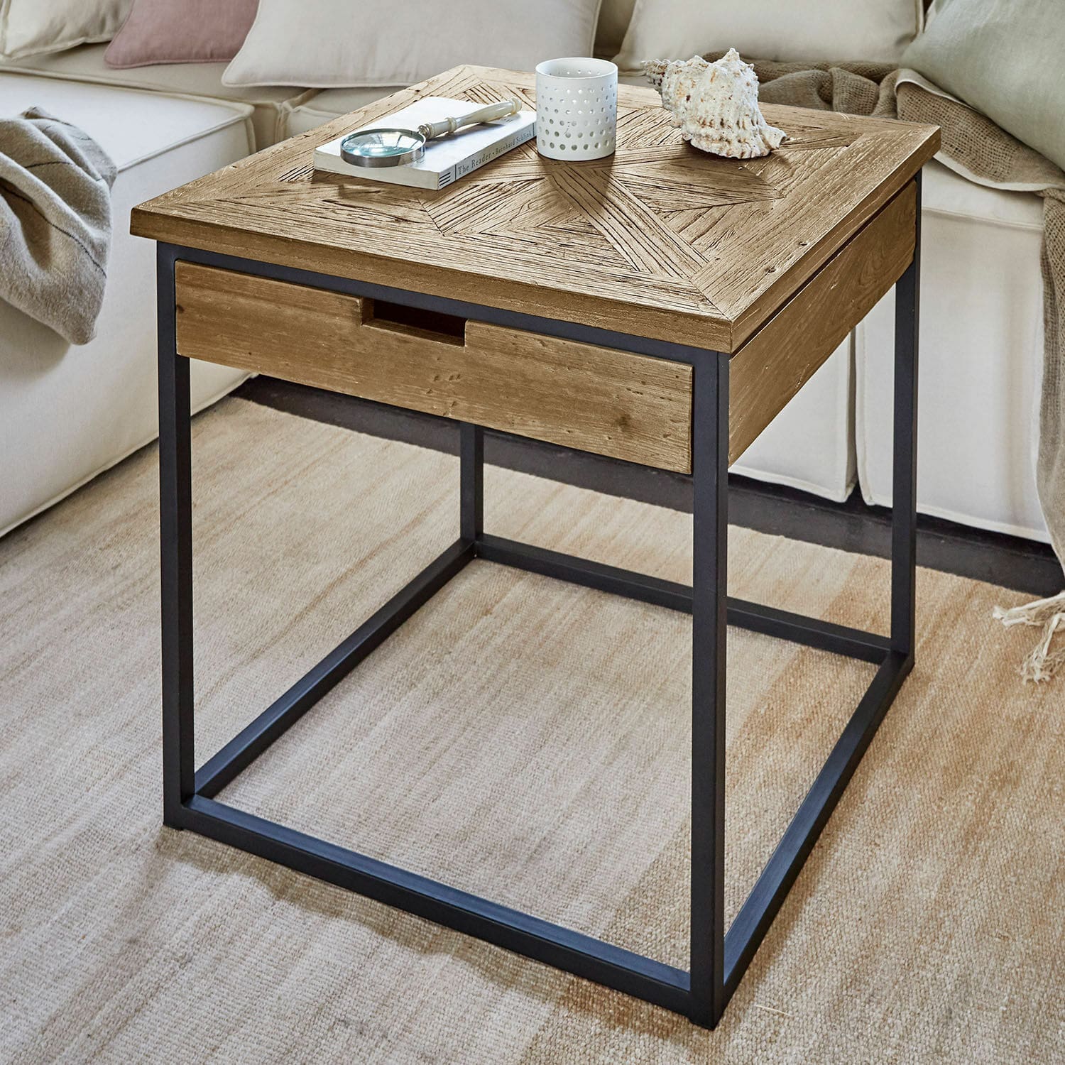Bijzettafel Lépaud Vierkante salontafel van natuurlijk hout en zwart metaal, modern meubel voor woonkamer