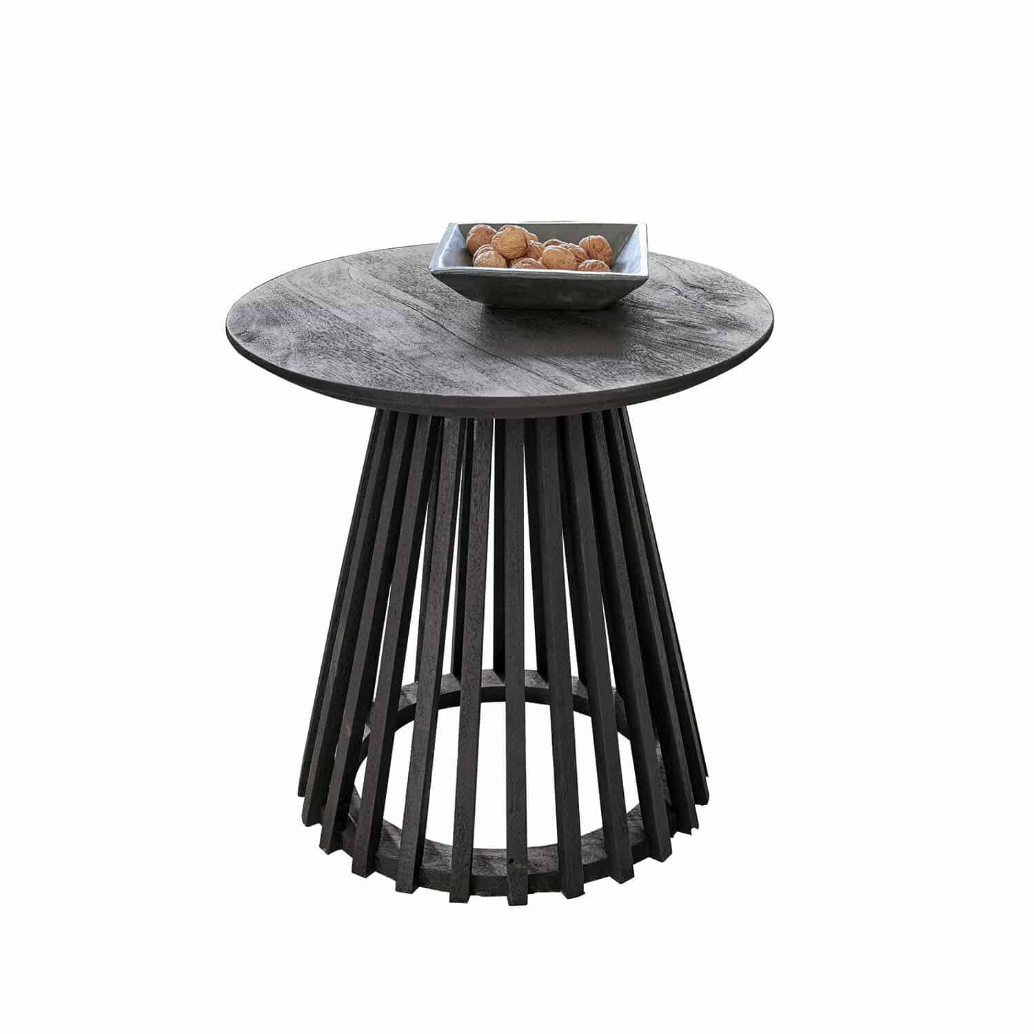 Ronde bijzettafel van zwart hout met decoratieve basis en schaal met noten erop