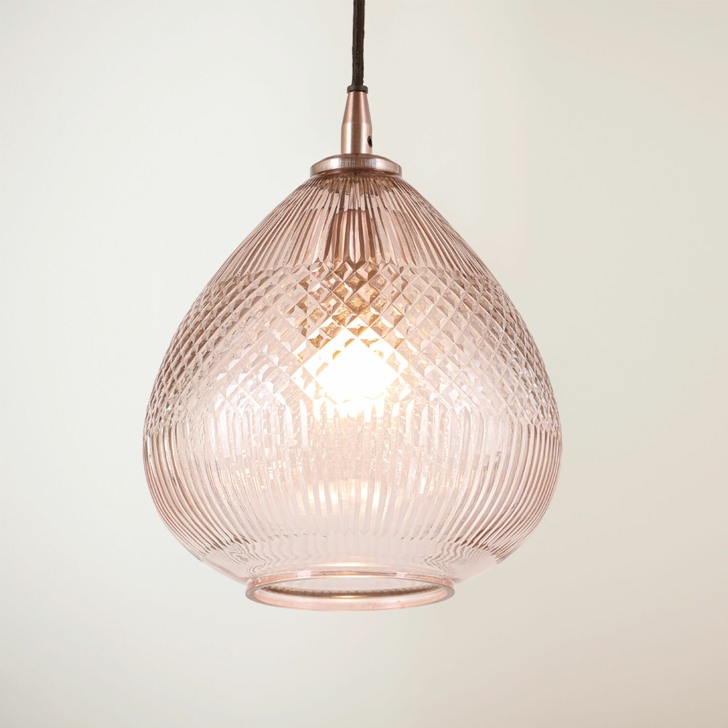 Hanglamp Drélinette Glazen hanglamp met koperen afwerking en diamantpatroon, decoratieve plafondlamp