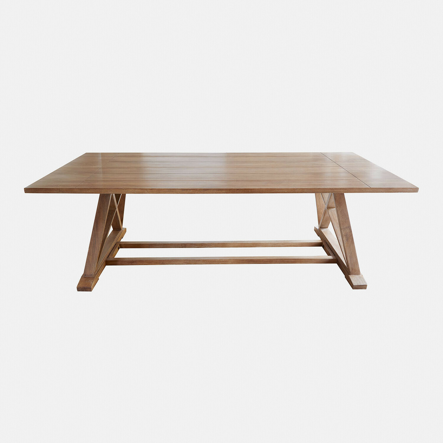 Houten tafel in natuurlijke kleur met rechthoekig blad en stevige onderstel, eetkamermeubel