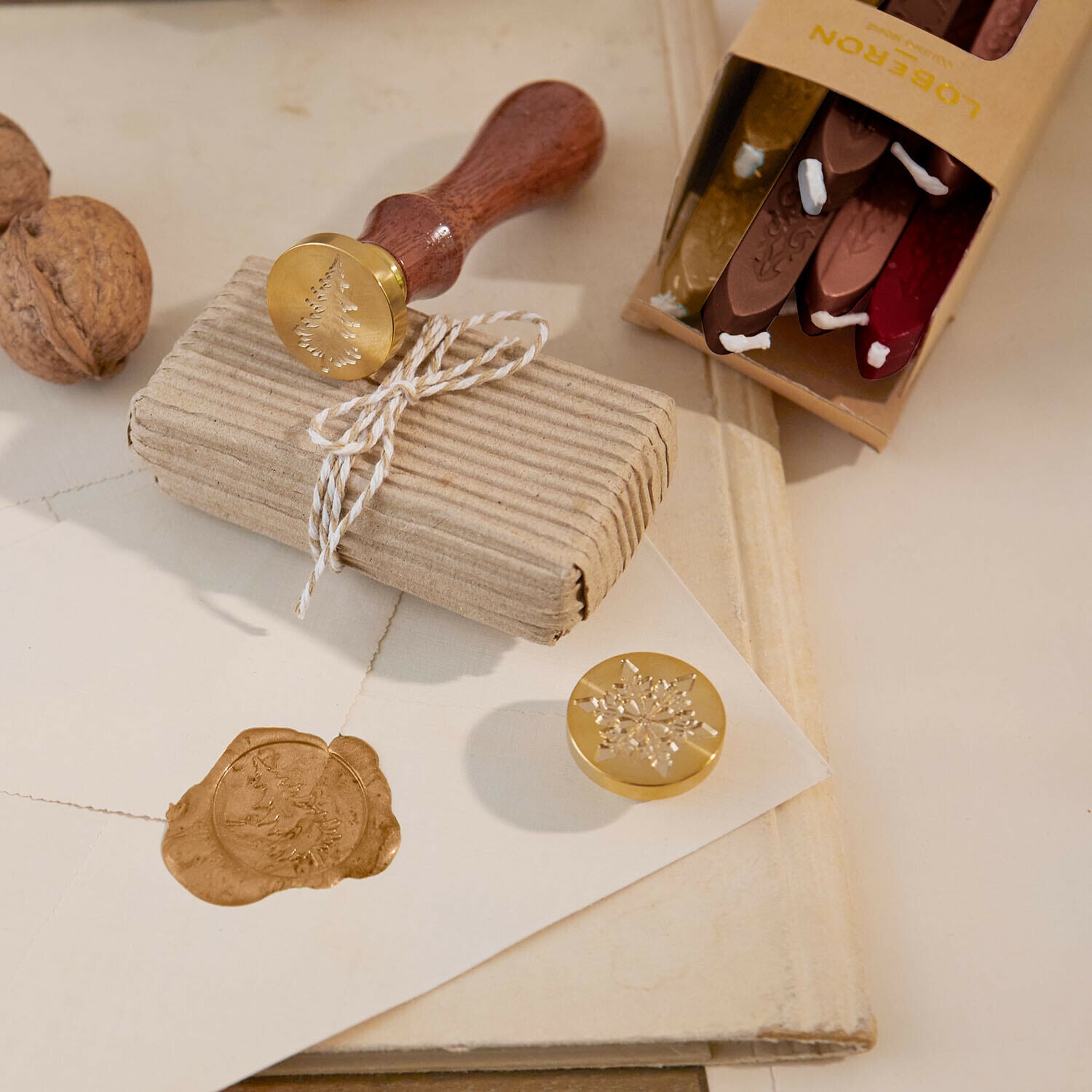 Wasstempel en zegelwas Movique