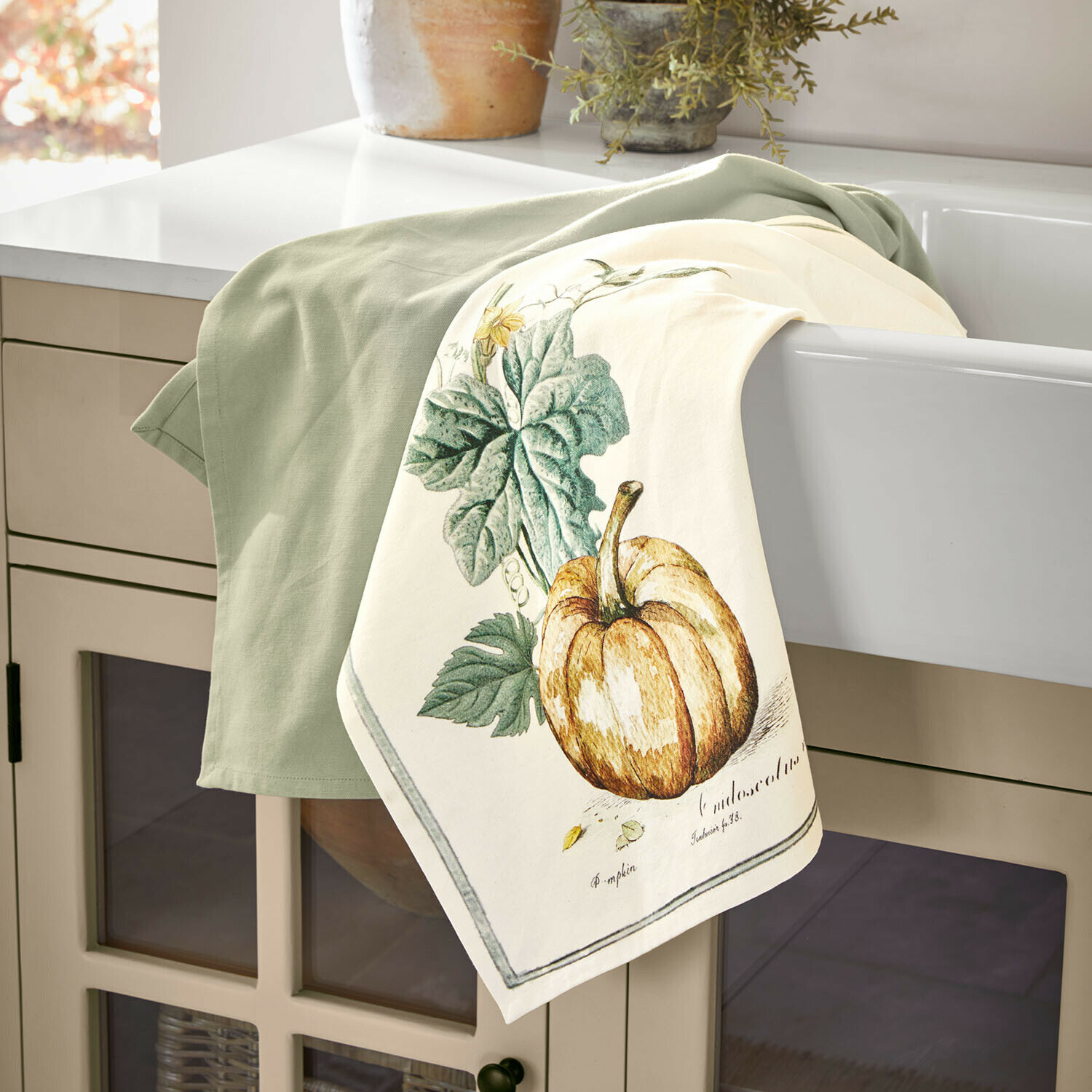 Theedoek set van 2 Pavolinos Linnen keukendoek in groen en crème met pompoen- en bladmotief voor keukendecoratie