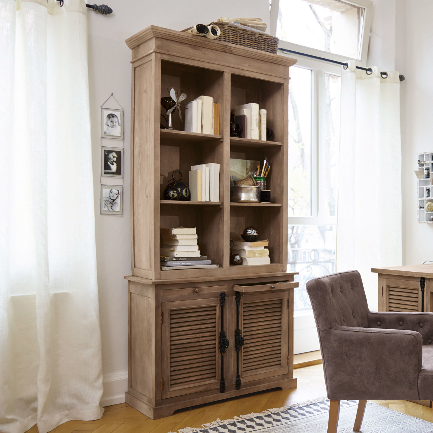 Kast Woodlawn Houten kast in natuurlijke kleur met planken en lades voor woonkamer of kantoor