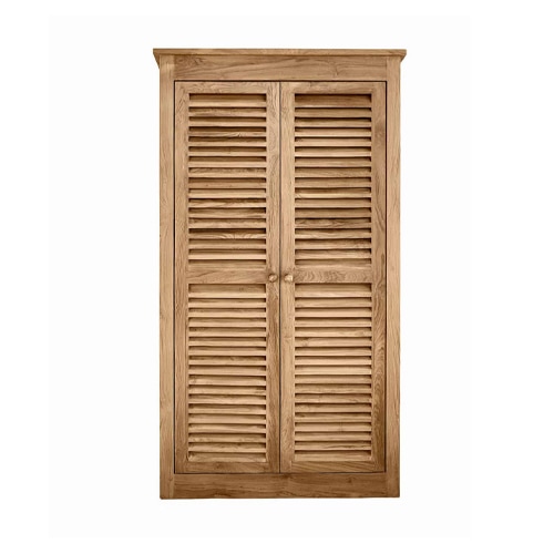 Houten kast met lamellen deuren in natuurlijke eiken kleur voor opslag in huis