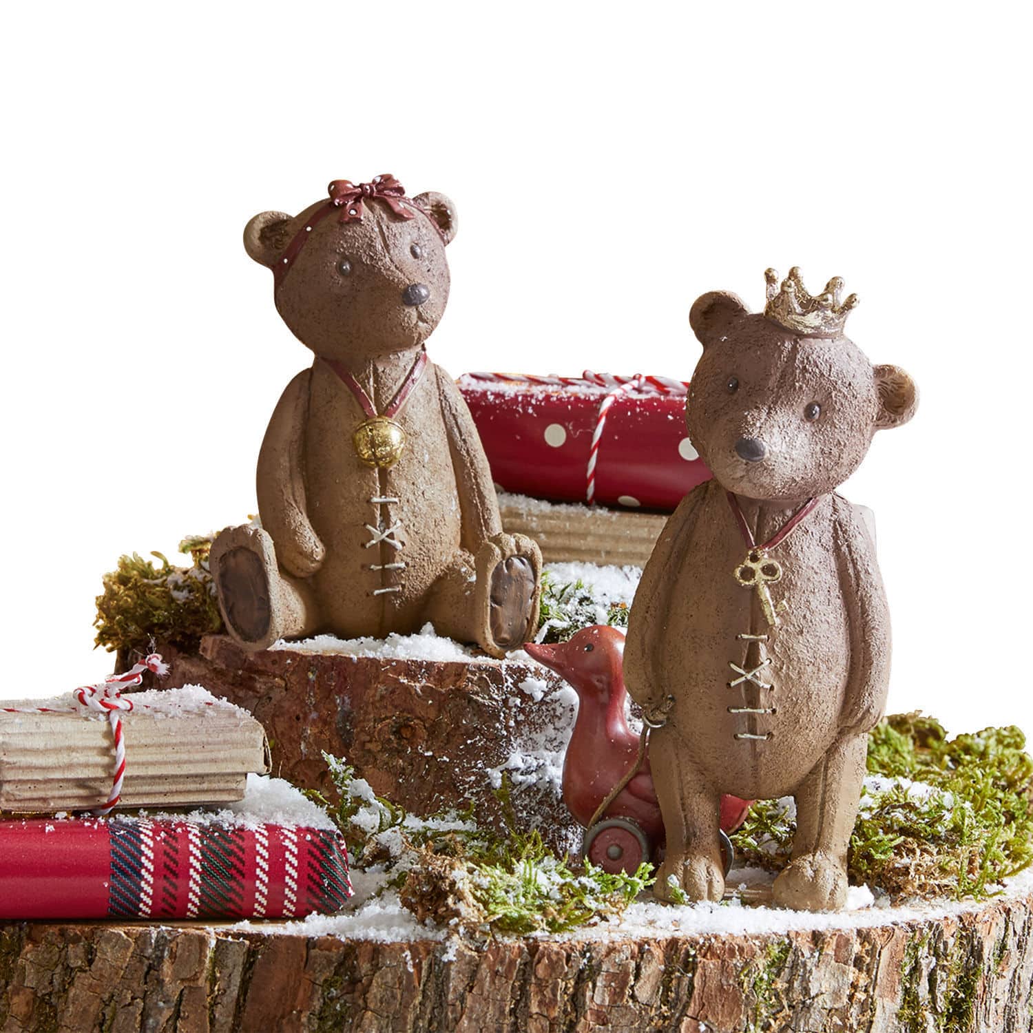 Decoratieve beer set van 2 Bonnal Bruine keramische berenfiguren op houten schijf met groen mos en decoratieve sneeuw voor winterdecoratie