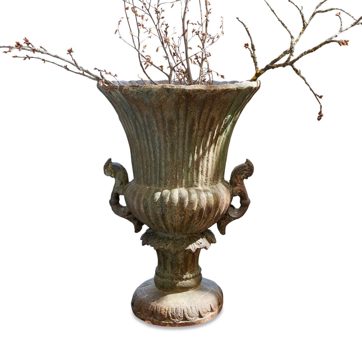 Amfoor Estefanie Grote decoratieve metalen vaas in gepatineerd groen met decoratieve takken voor binnen of tuin
