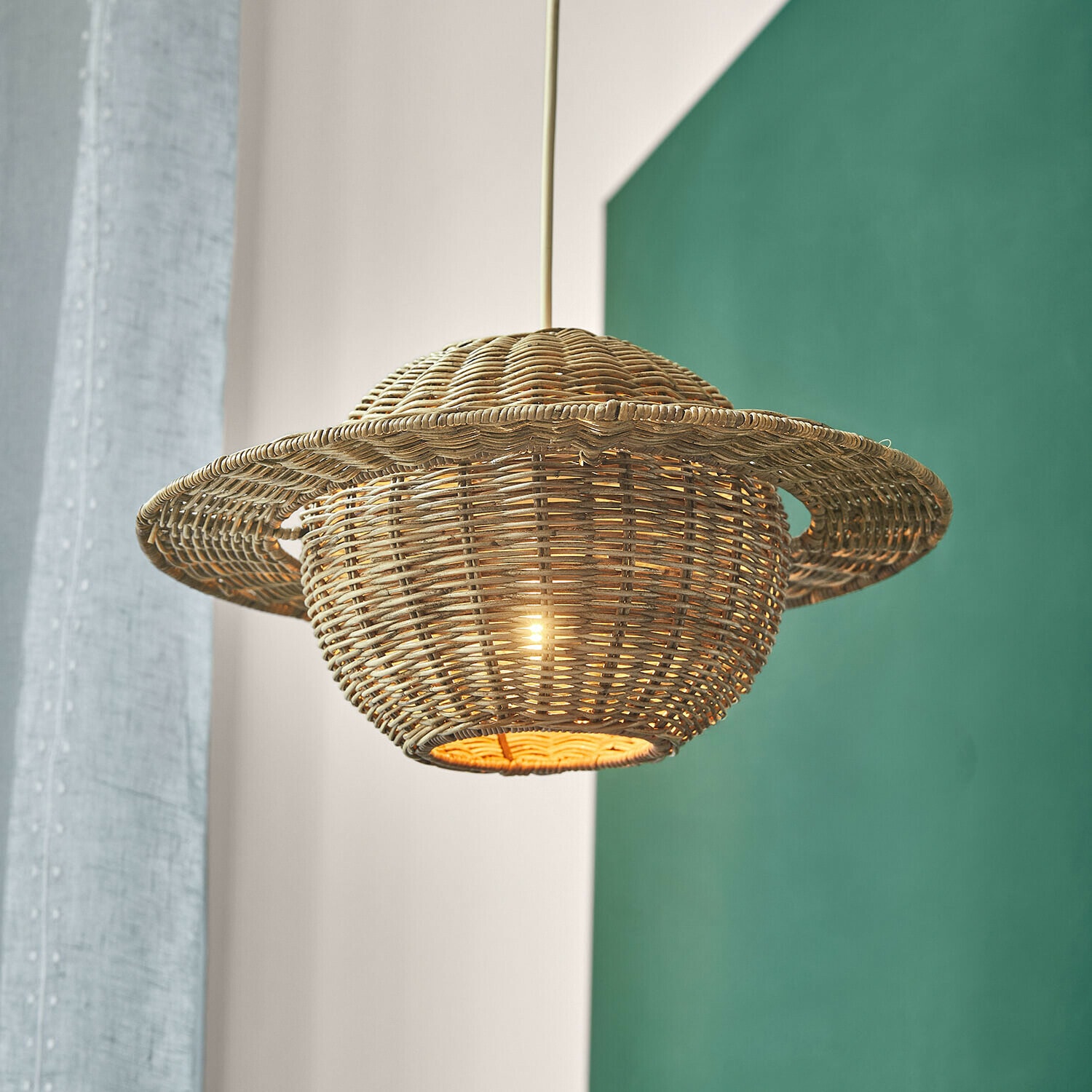 Hanglamp van natuurlijk riet, decoratieve en duurzame plafondlamp voor binnenruimtes