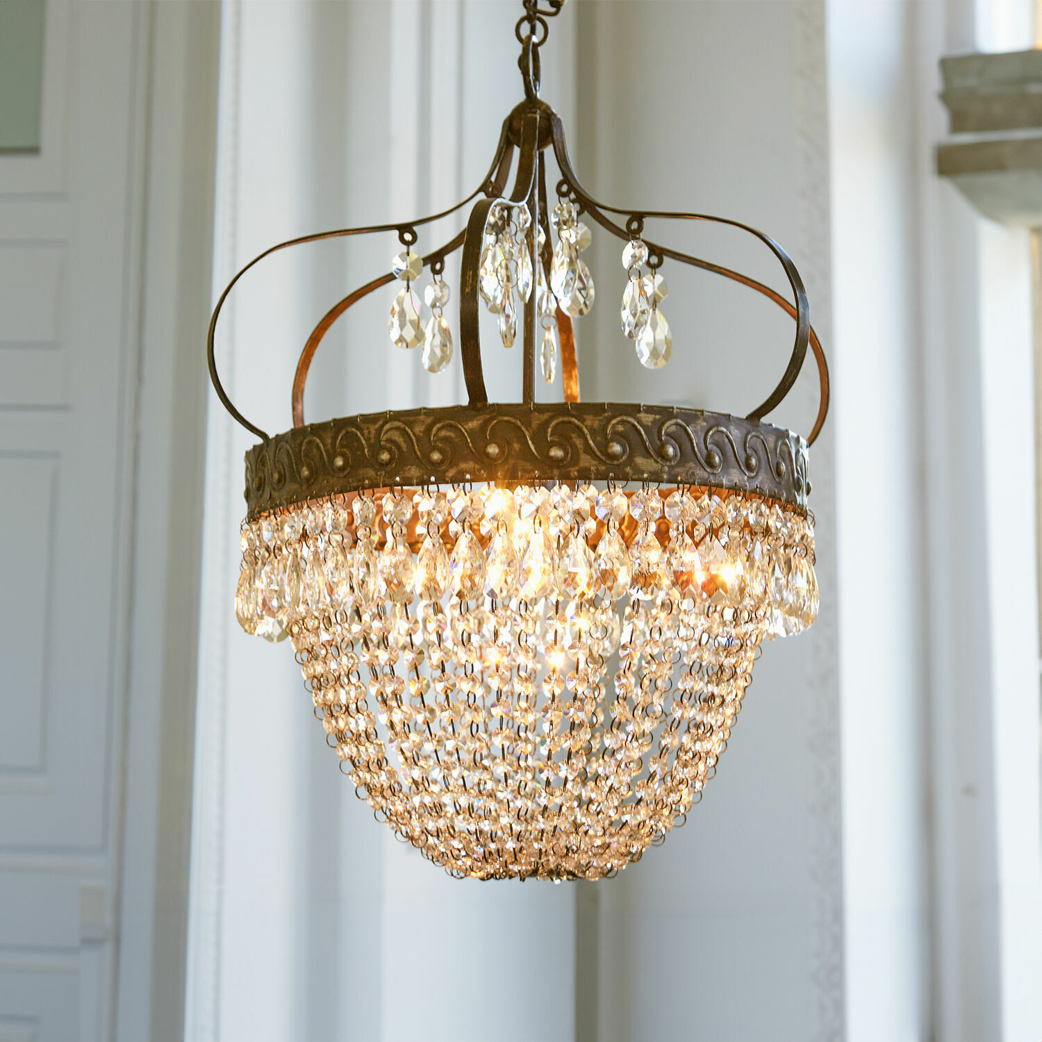 Kroonluchter Margelieu Hangende kroonluchter met kristallen en metalen vintage frame voor woonkamer