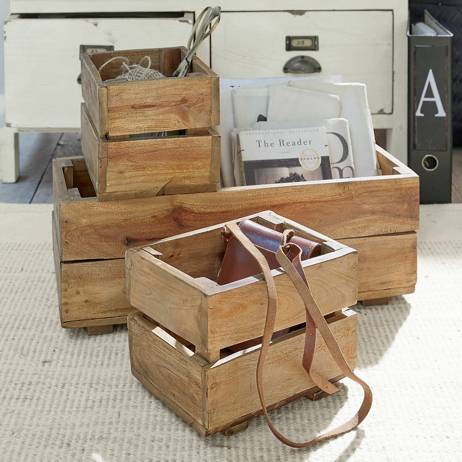 Set houten opbergkisten in natuurlijke kleur voor boeken en accessoires in rustieke stijl