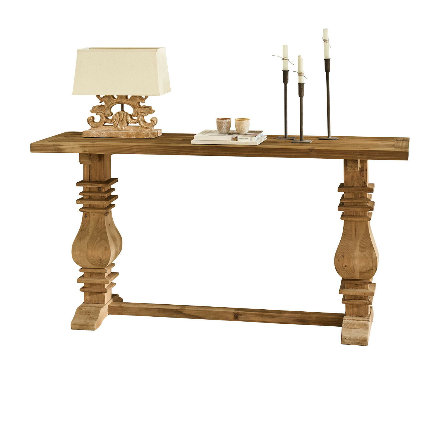 Houten sidetable met decoratieve poten, lamp en kaarsen, natuurlijke houtkleur