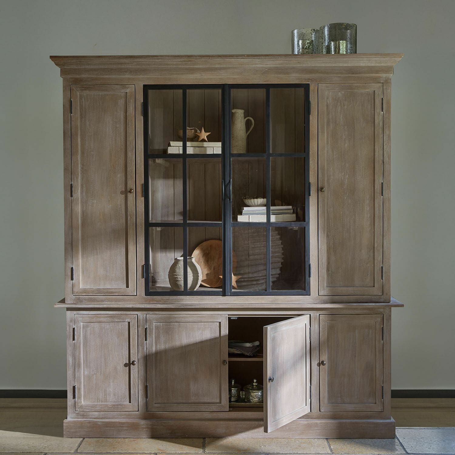 Kast Valandor