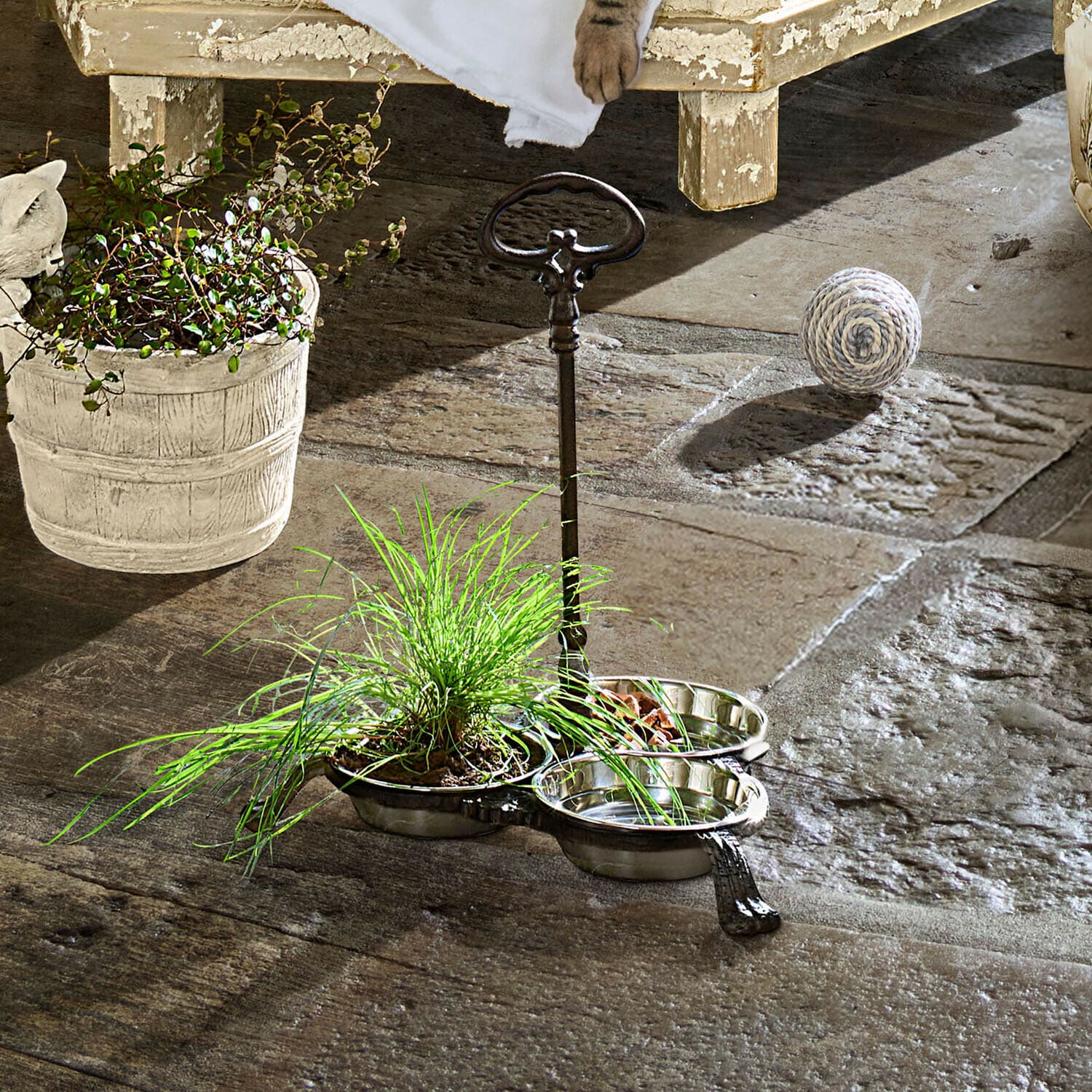 Voerbakje met houder Petivas