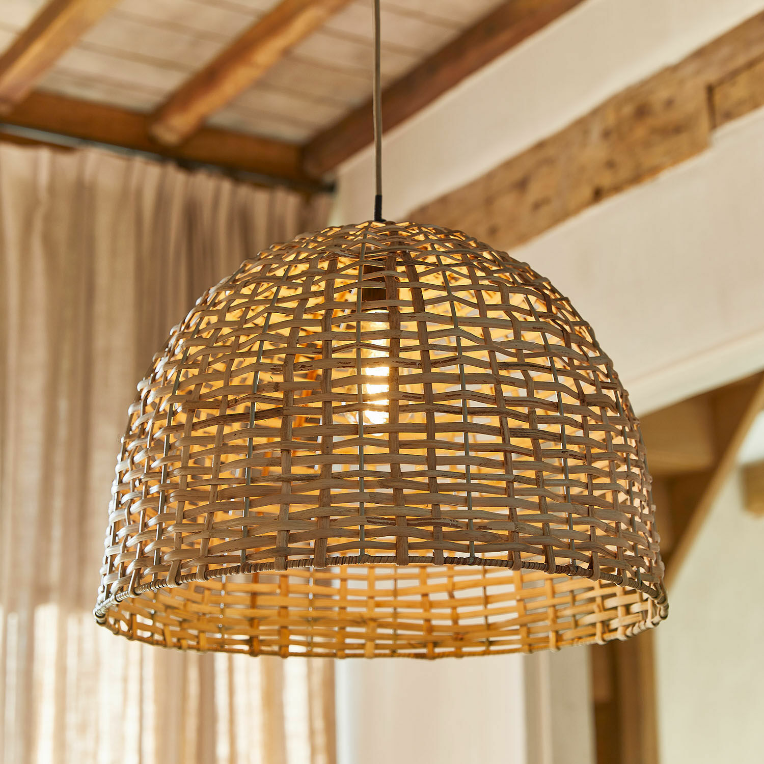Hanglamp Tiquinal Hanglamp van gevlochten riet in natuurlijke kleur, stijlvolle plafondlamp voor woonkamer