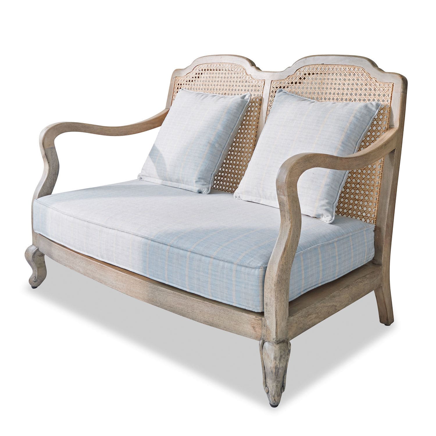 Bank Ainsley Twee persoons bank met lichtblauwe bekleding en houten frame met gevlochten rugleuning