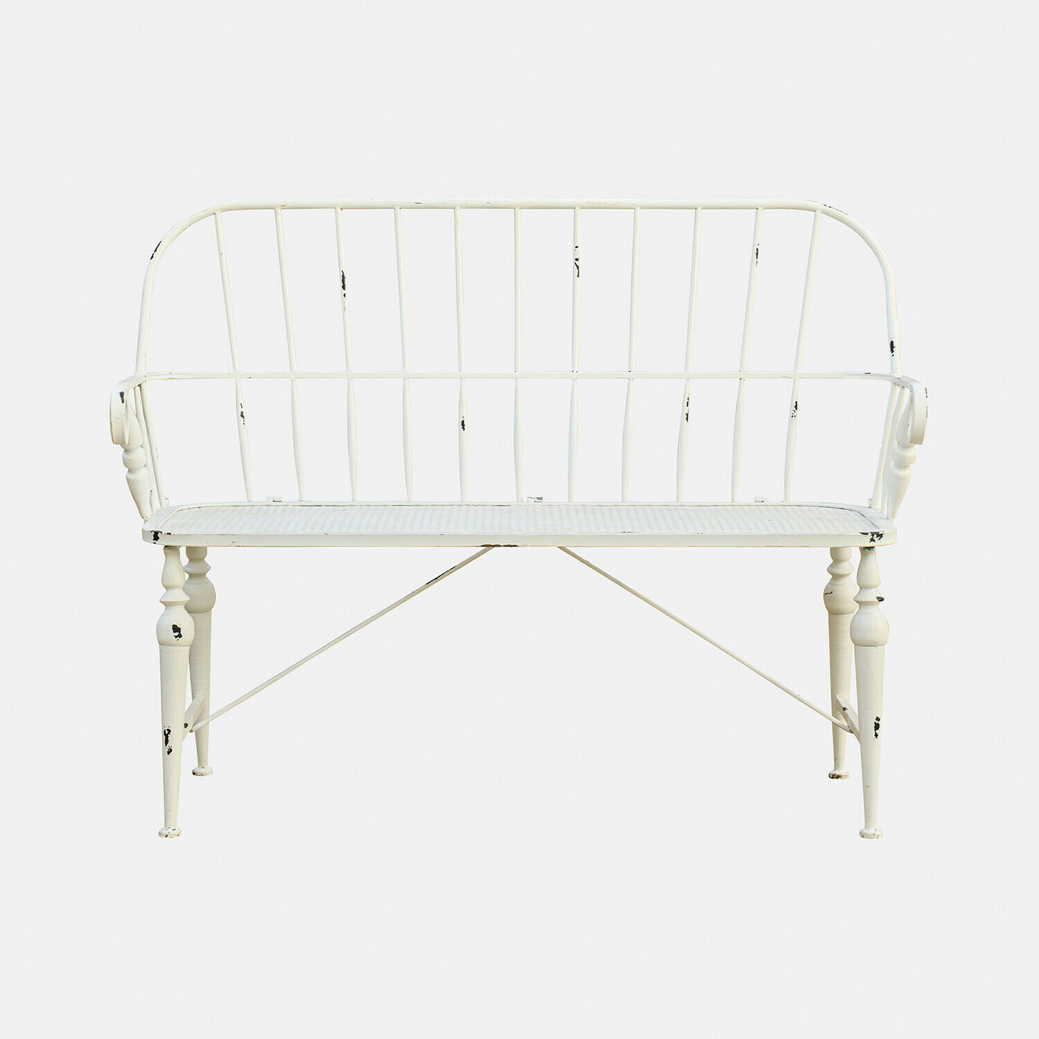 Bankje Armingale Witte metalen tuinbank met verweerd uiterlijk en decoratieve poten, buitenmeubel