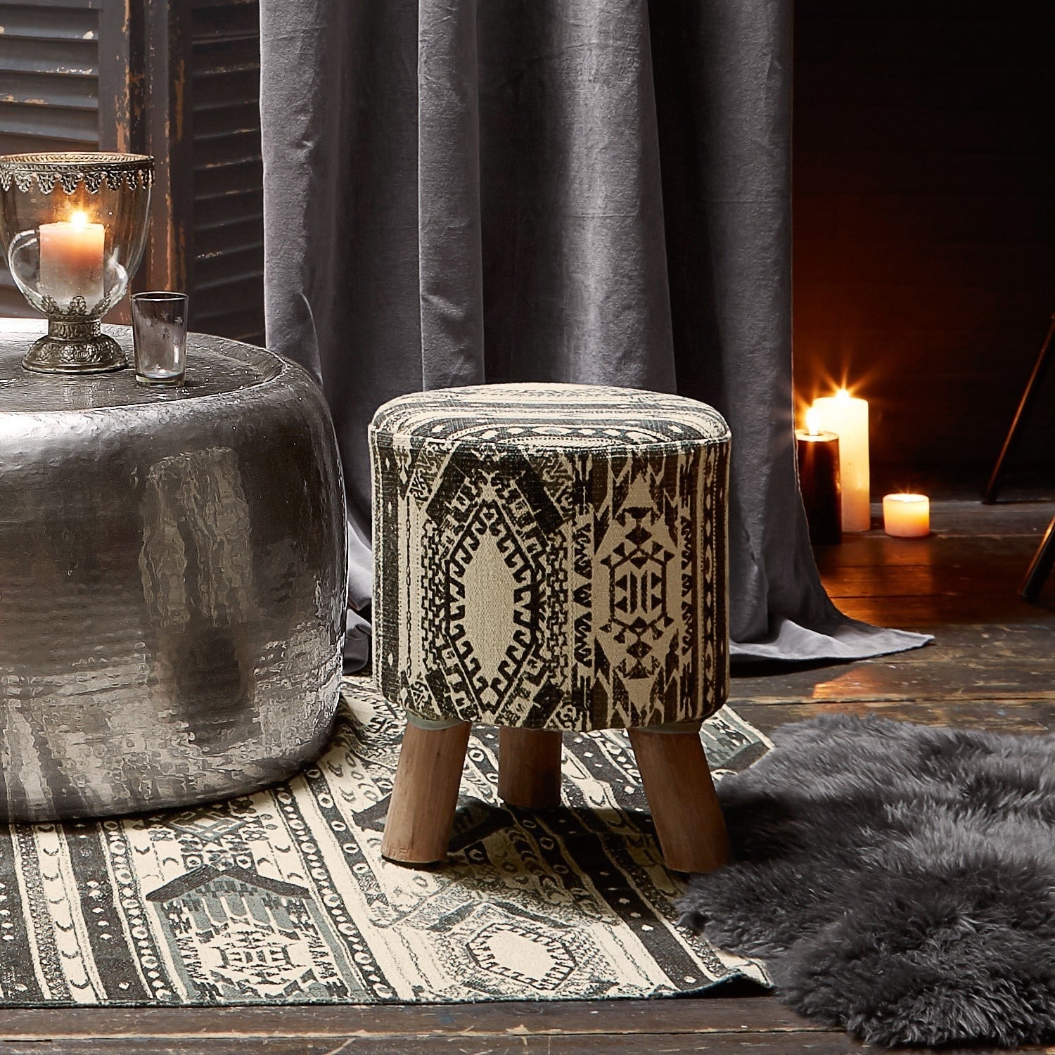 Hocker Surray