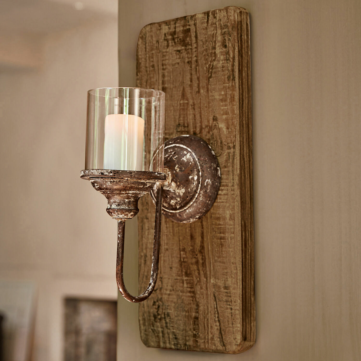 Wandkaarsenhouder Vios Rustieke wandkandelaar van metaal en hout in bruin met glazen kaarsenhouder voor wanddecoratie