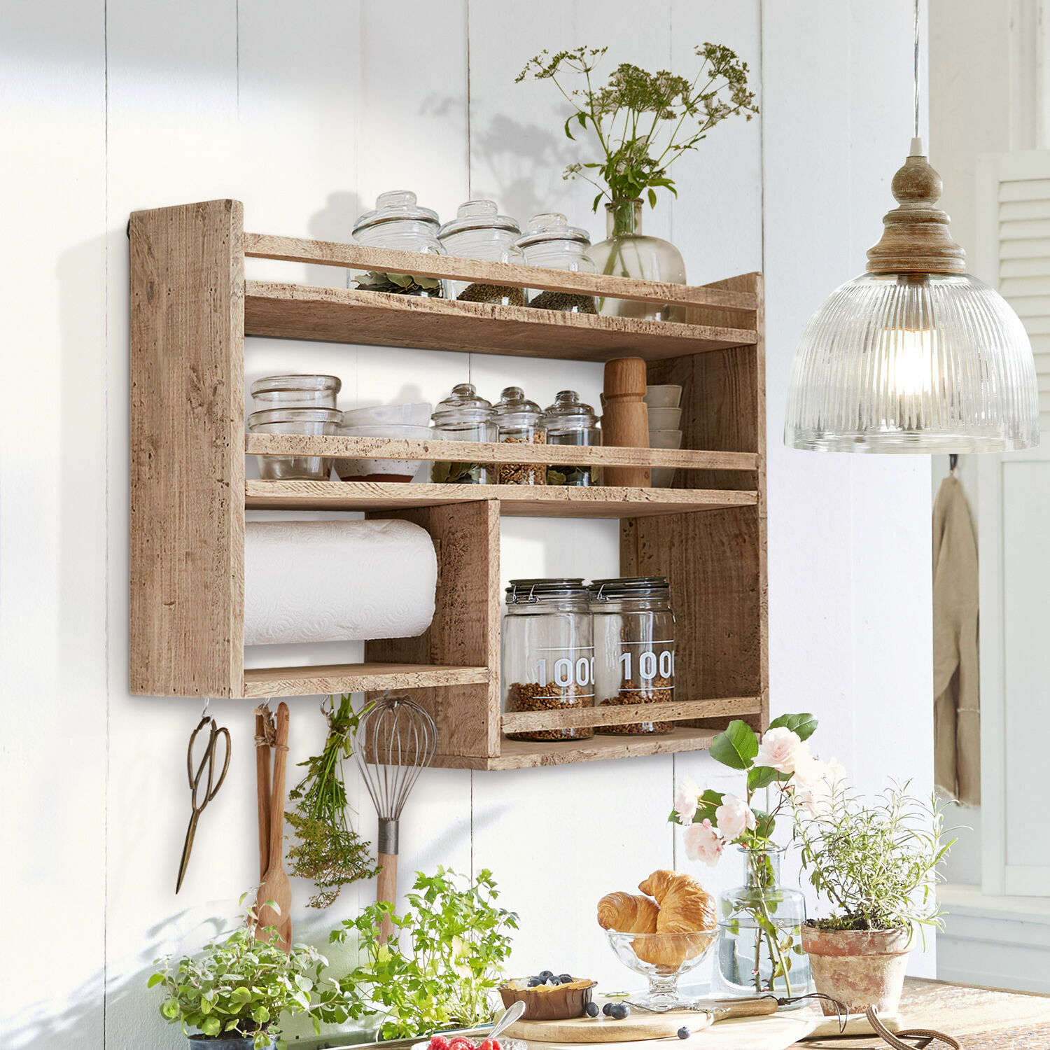 Specerijenrek Loré Rustiek houten wandrek met ruimte voor kruiden en keukenrolhouder voor in de keuken