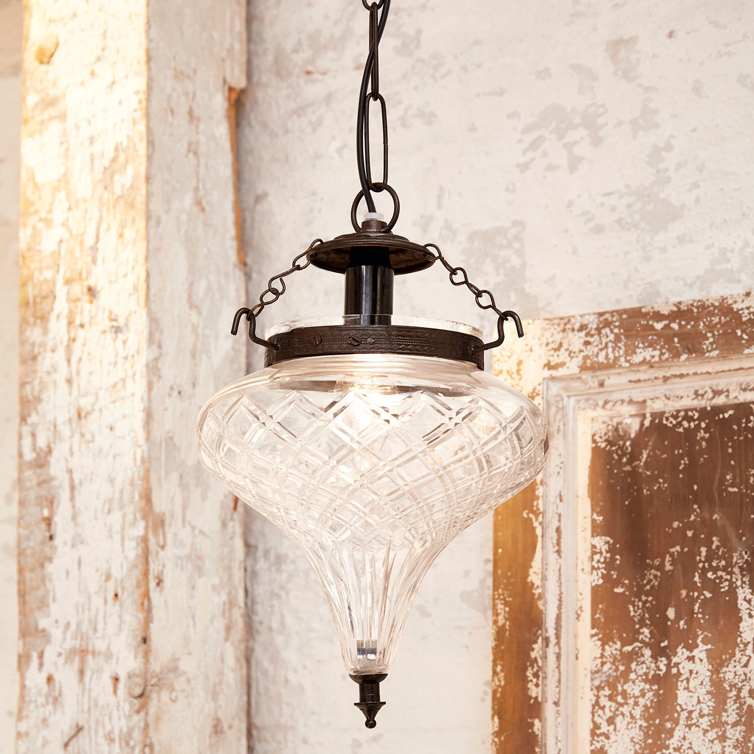Hanglamp Gaidouras Glazen hanglamp met metalen vintage houder voor stijlvolle binnenverlichting