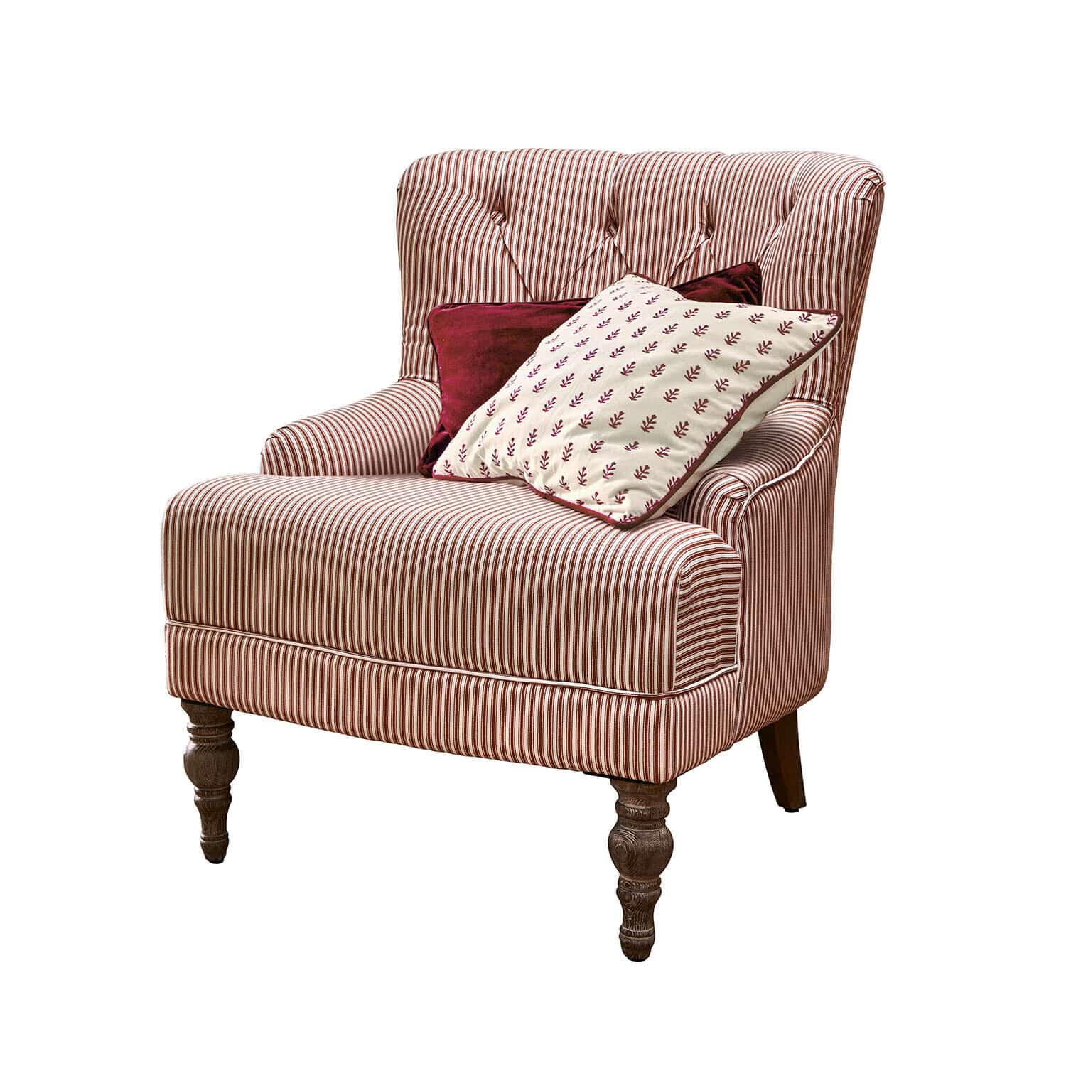 Fauteuil Amuran Gestreepte fauteuil van rood-witte stof met houten poten en twee decoratieve kussens