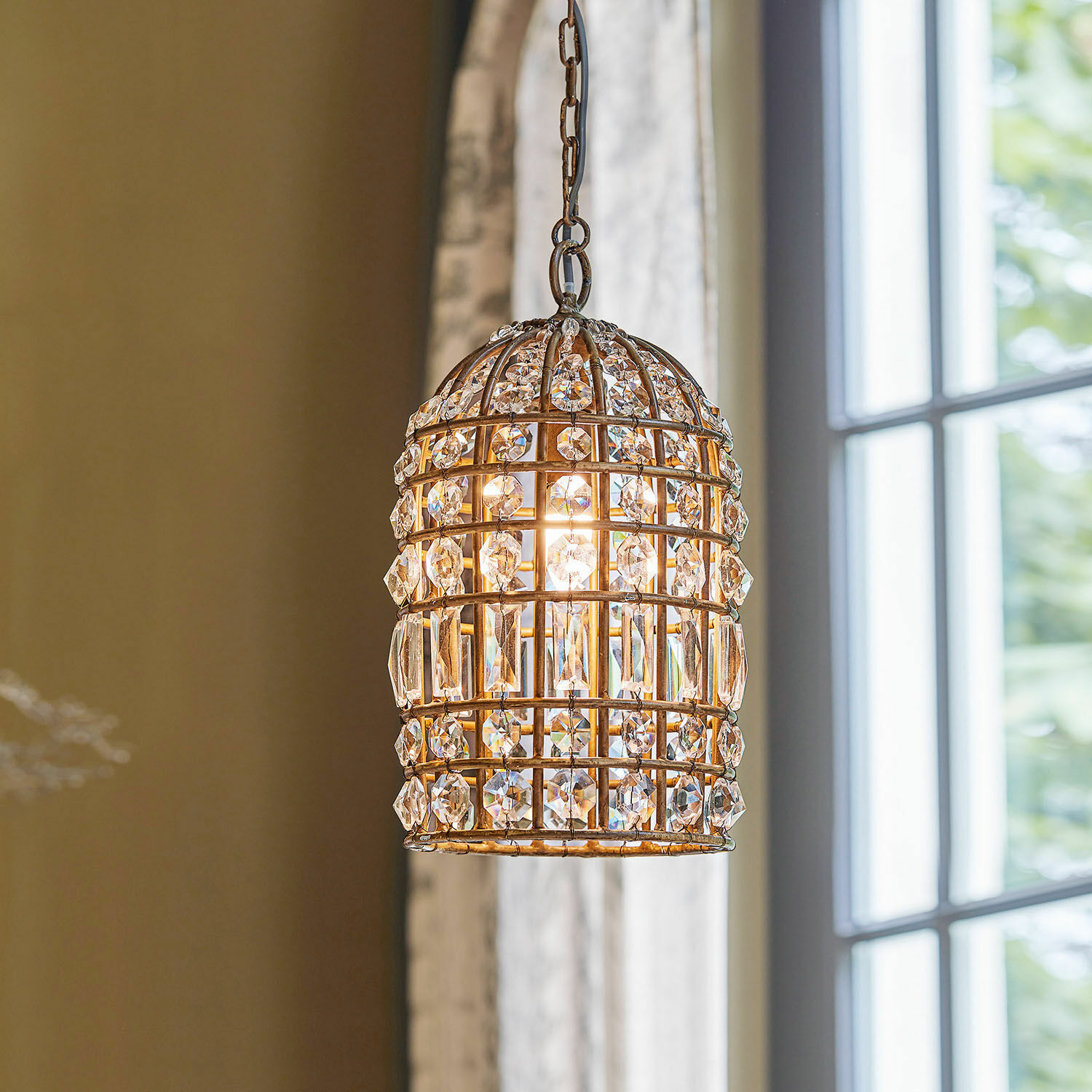 Hanglamp Phyllis Hanglamp met gouden metalen kooi en kristallen versieringen, decoratieve plafondlamp