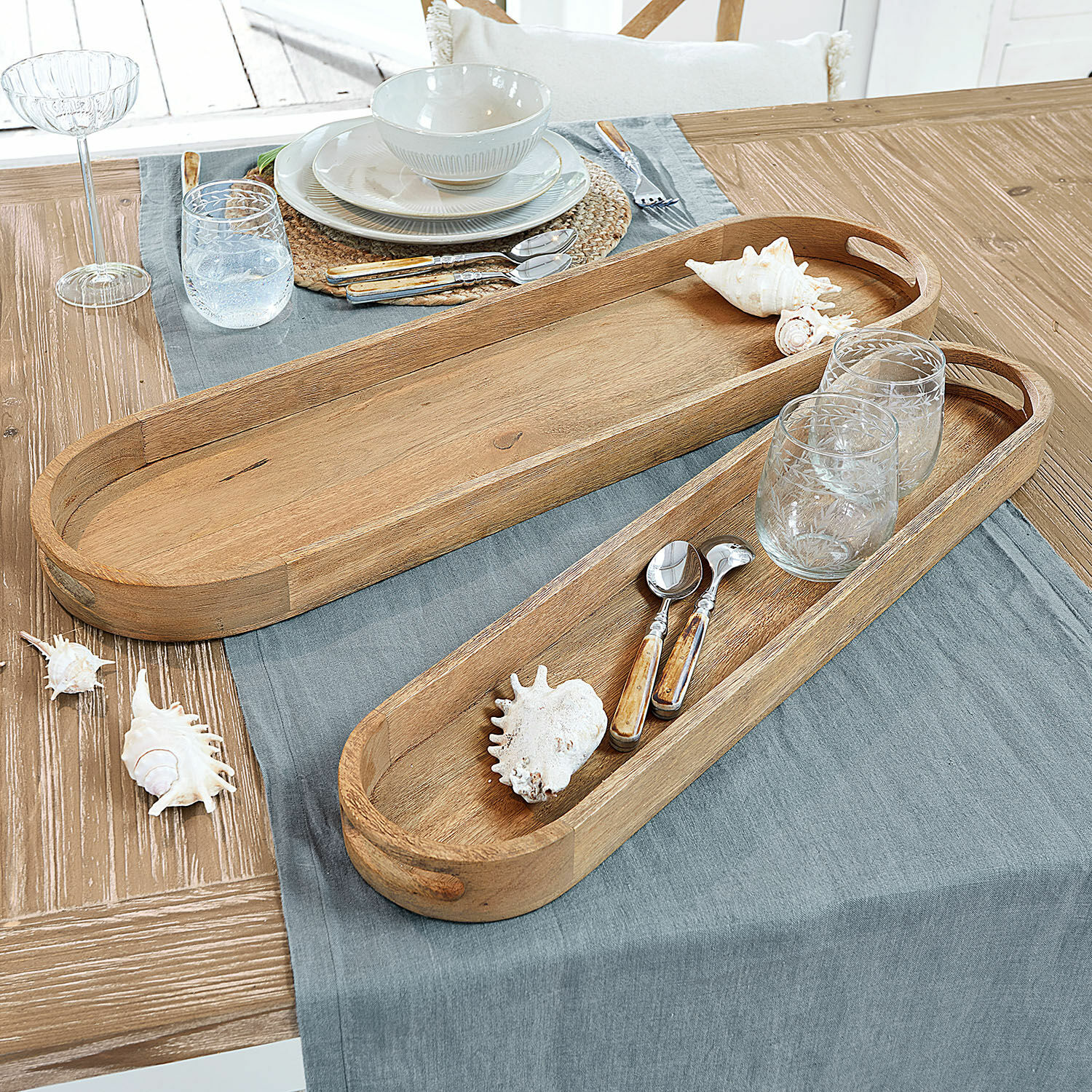 Dienblad set van 2 Zephyria Langwerpige decoratieve dienbladen van licht natuurlijk hout met handgrepen voor tafel