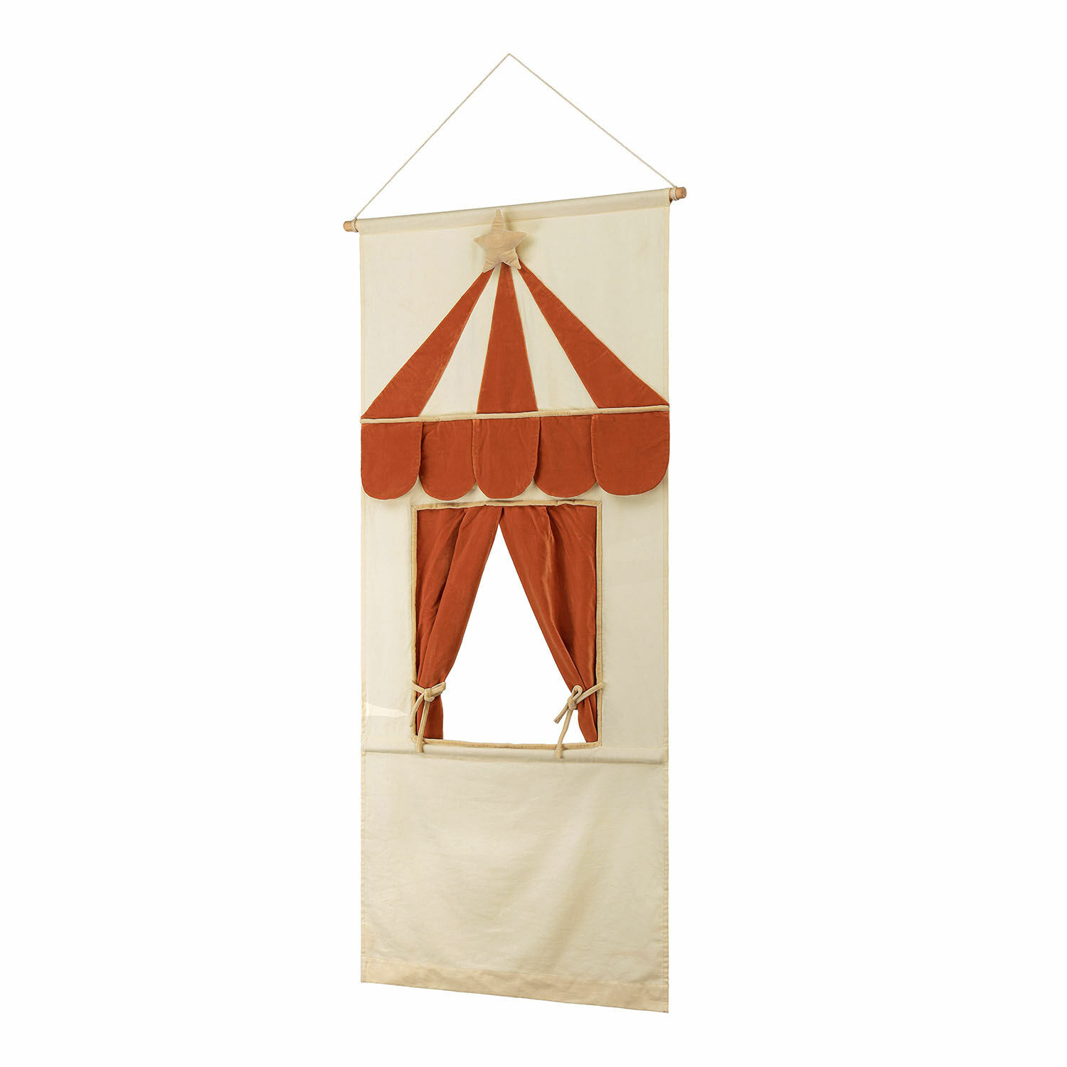 Poppentheater Papillou Decoratieve wandstof in beige en baksteenrood met ster en gebonden gordijnen voor interieurdecoratie