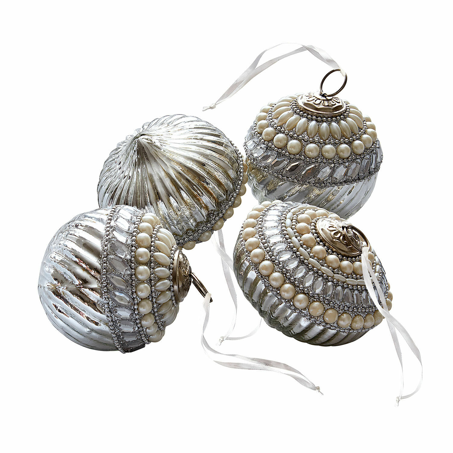 Kerstbal set van 4 Savonelles Set van vier zilveren kerstballen met parel- en kristalversiering, elegante kerstboomdecoratie