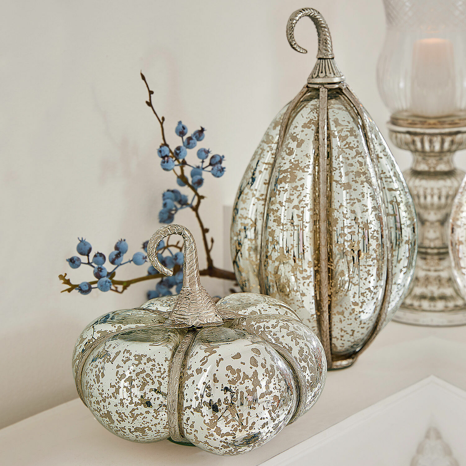 Pompoen set van 2 Kiyo Decoratieve glazen pompoenen met antiek zilver effect voor herfstige interieurdecoratie