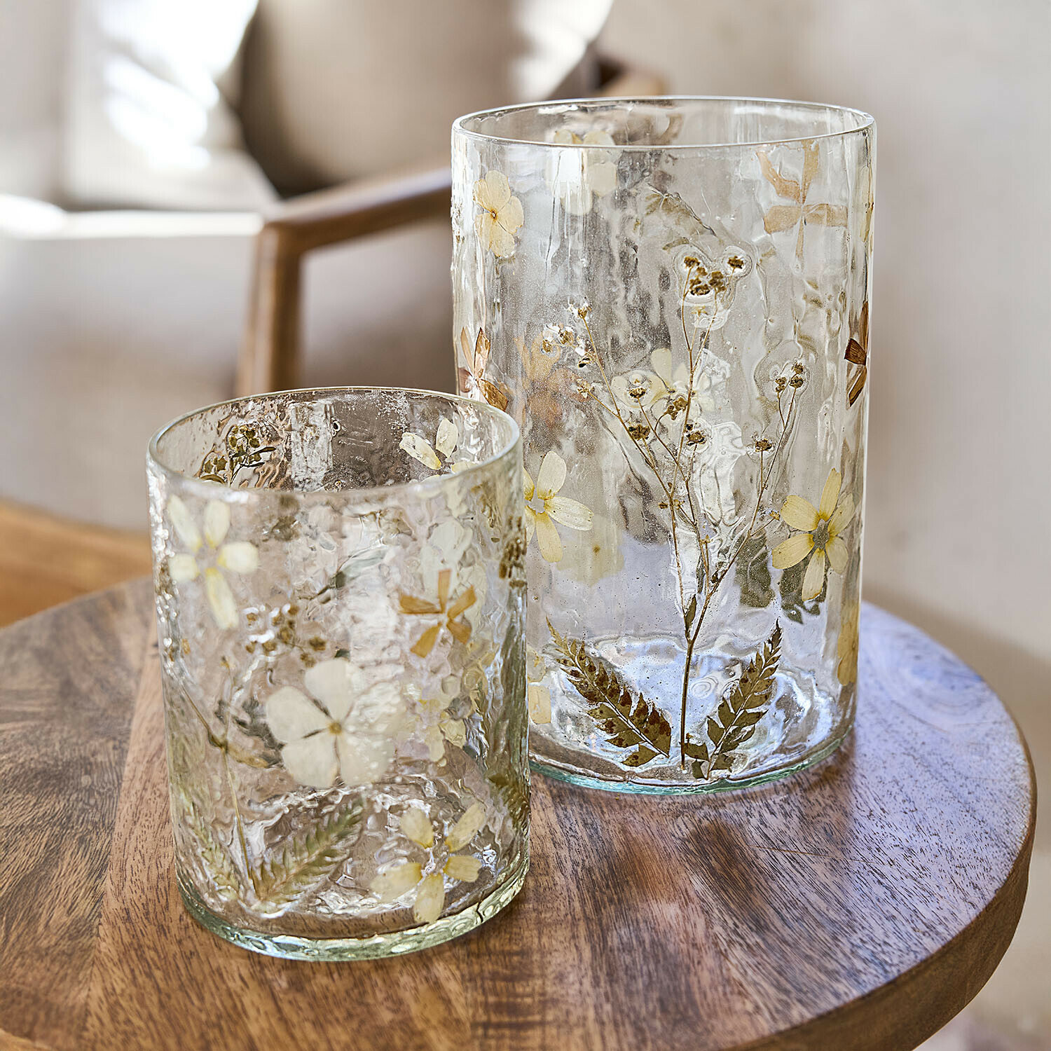 Vaas set van 2 Coudrisse Glazen windlichten met gedroogde bloemen en bladeren, natuurlijke tafeldecoratie