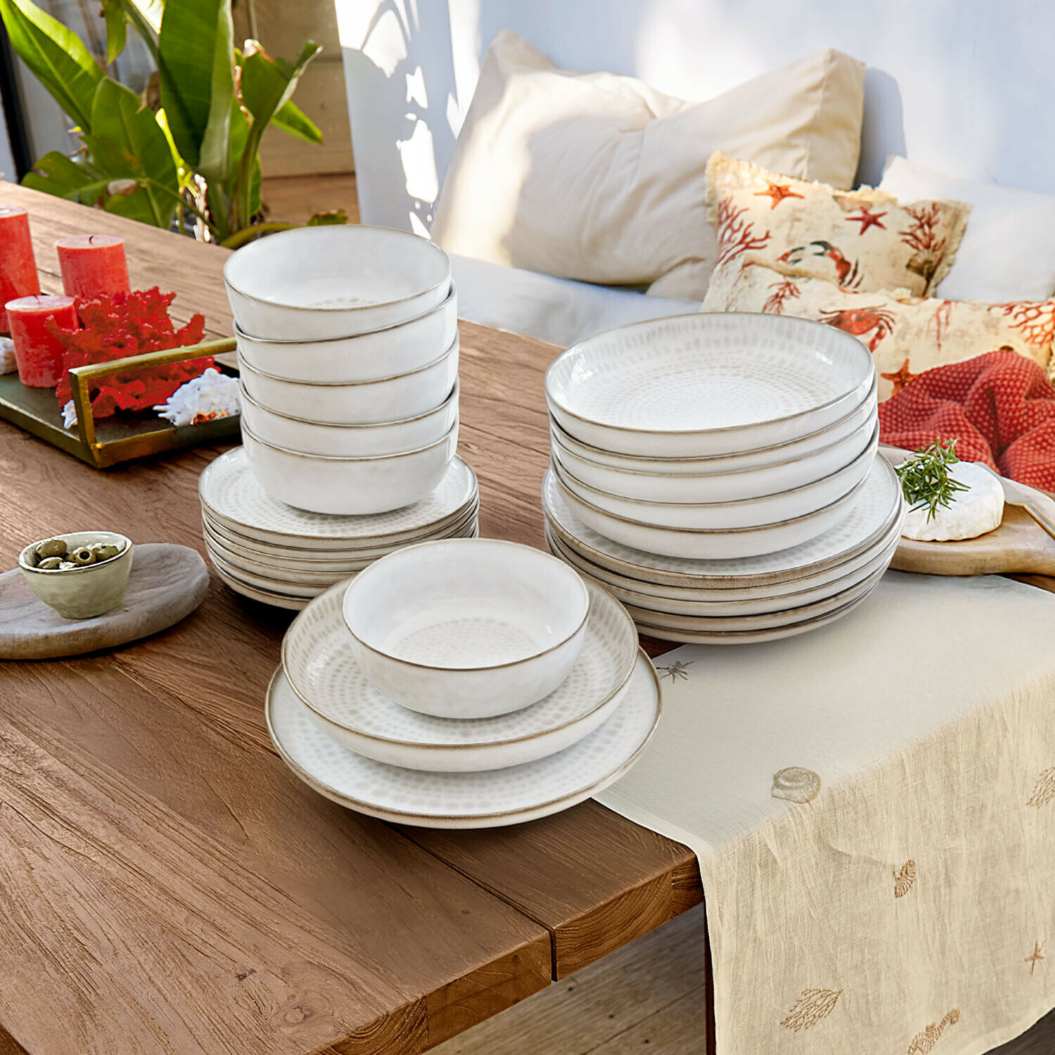 Servies set van 24 Marnis