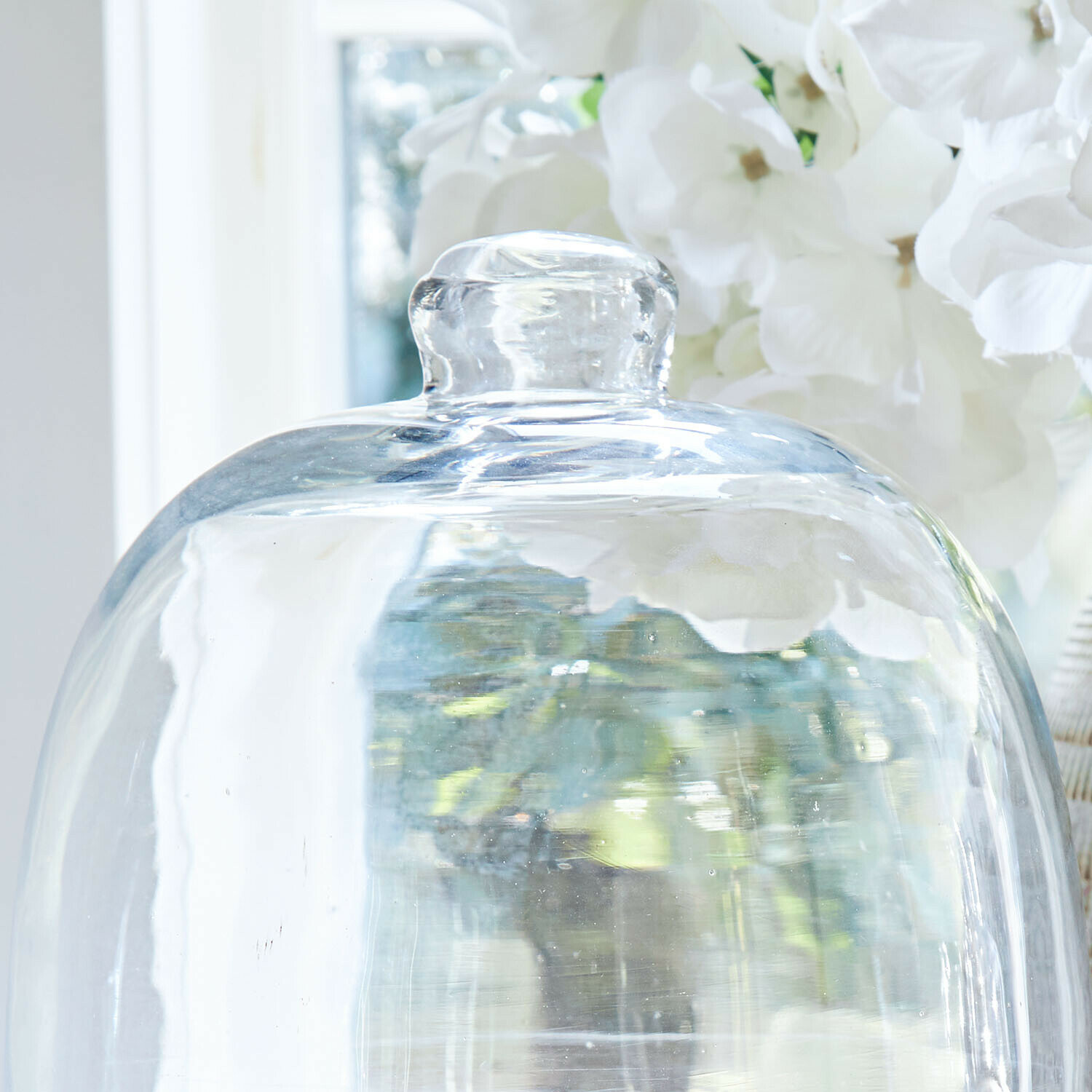 Glazen stolp met bordje Chardonne