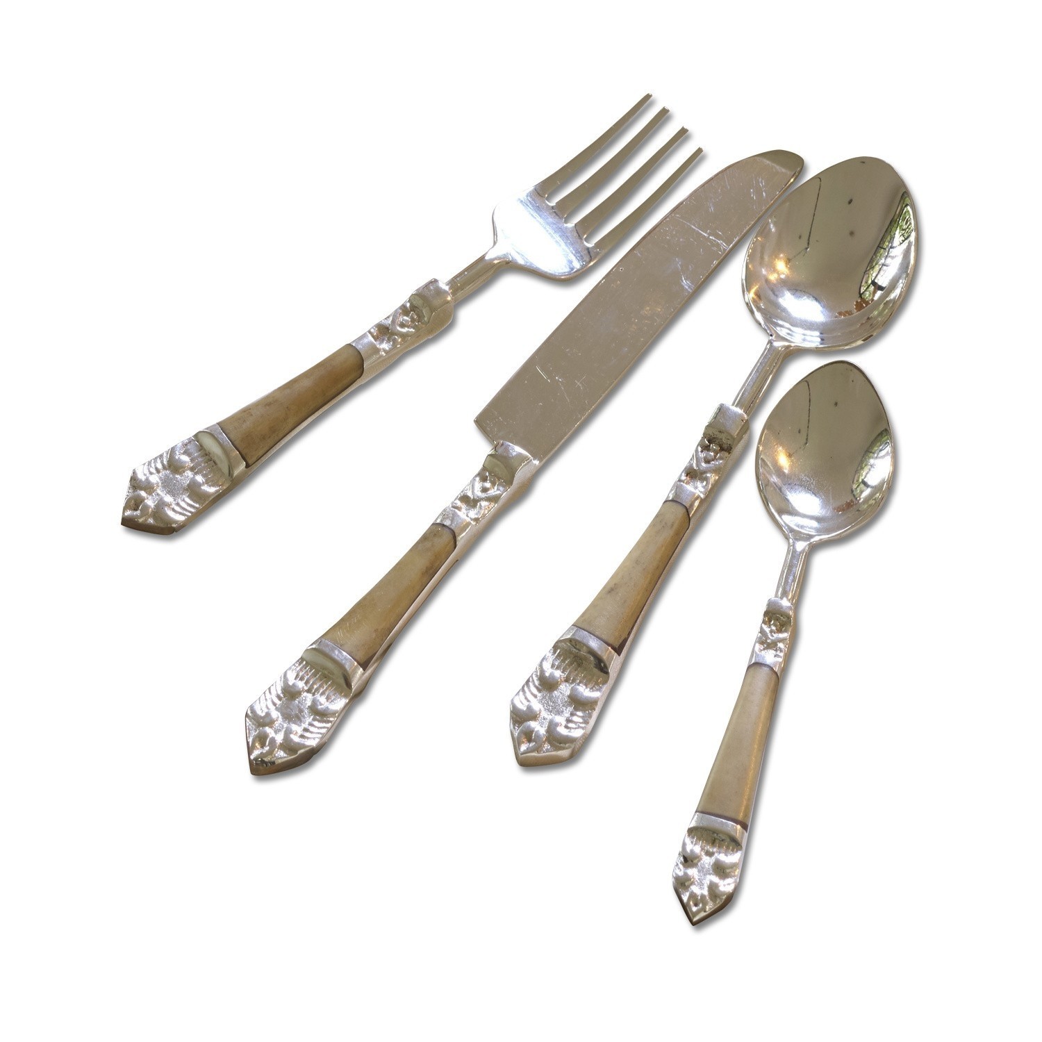 Bestek set van 4 Ferrette Bestekset met beige handvatten en metalen delen, elegante keukenaccessoires