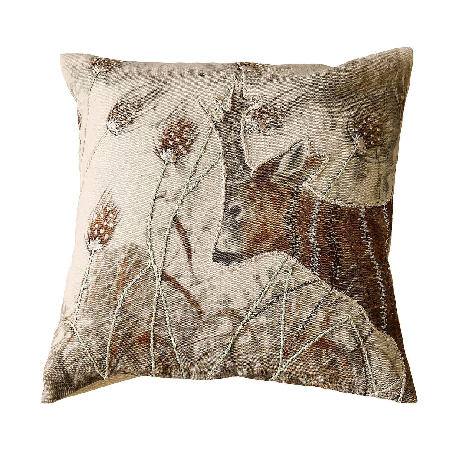 Kussenhoes Trenaya Beige katoenen sierkussen met hert en gras motief, natuurlijke woondecoratie