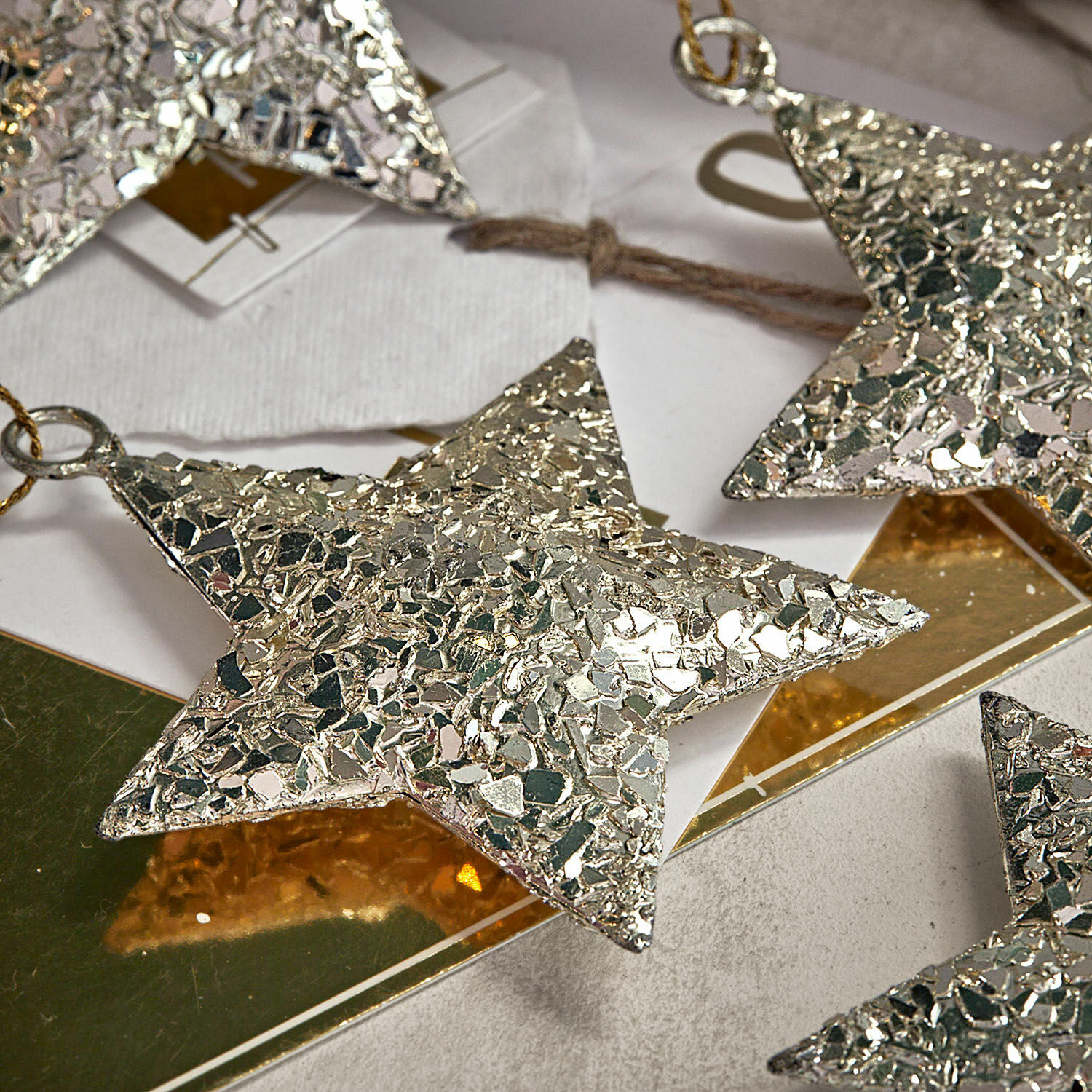 Hanger set van 4 Veyari