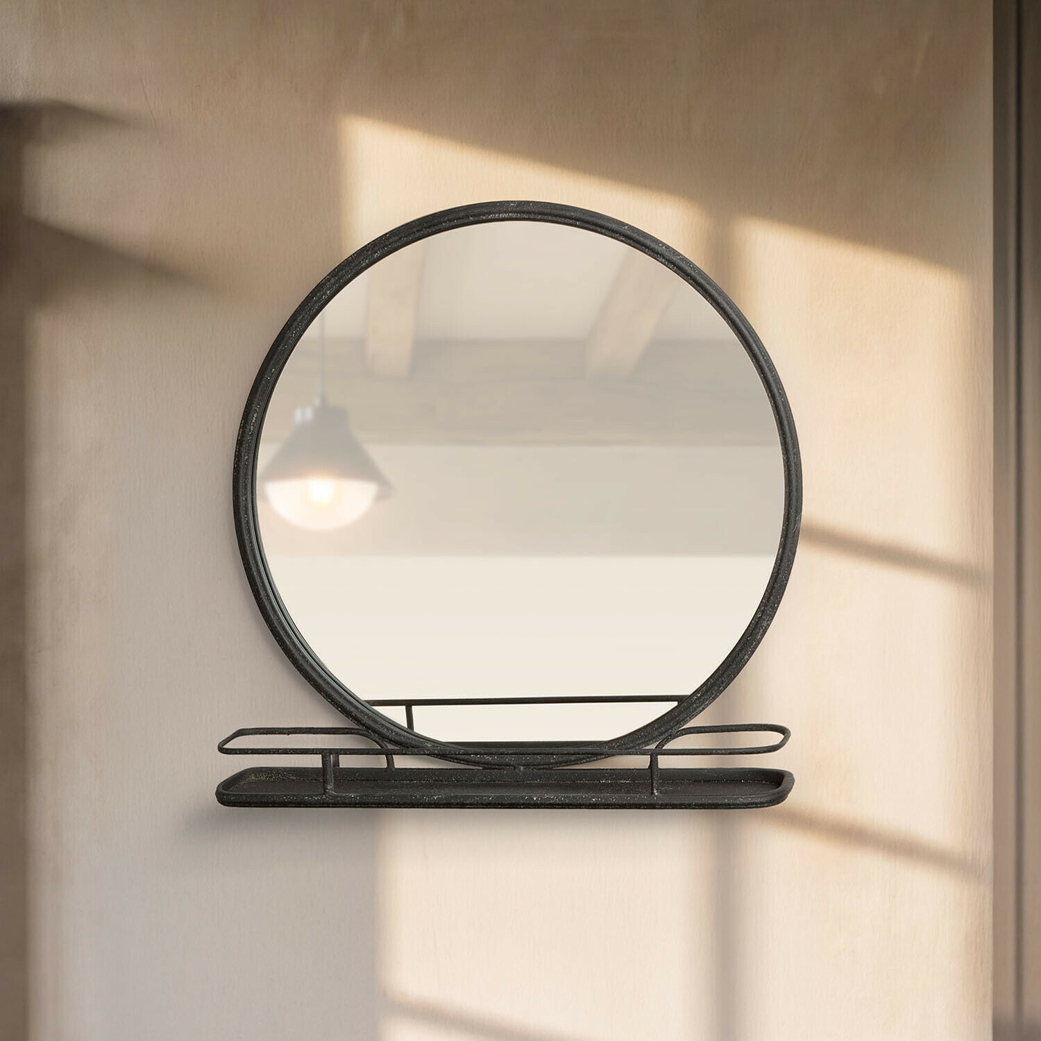 Spiegel Zentros Ronde spiegel van zwart metaal met wandplank, modern decoratief interieuraccessoire