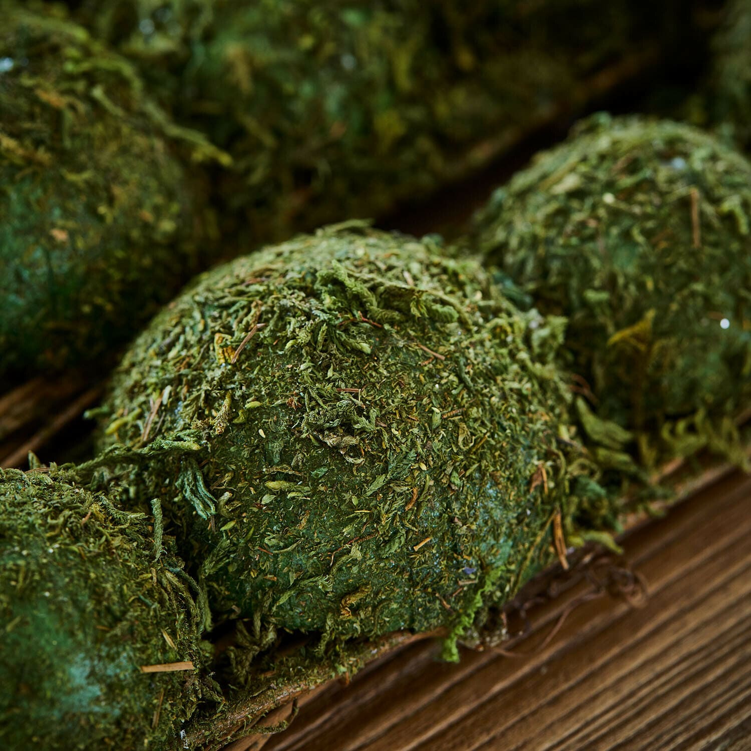 Tafeldecoratie van mos Cassiola