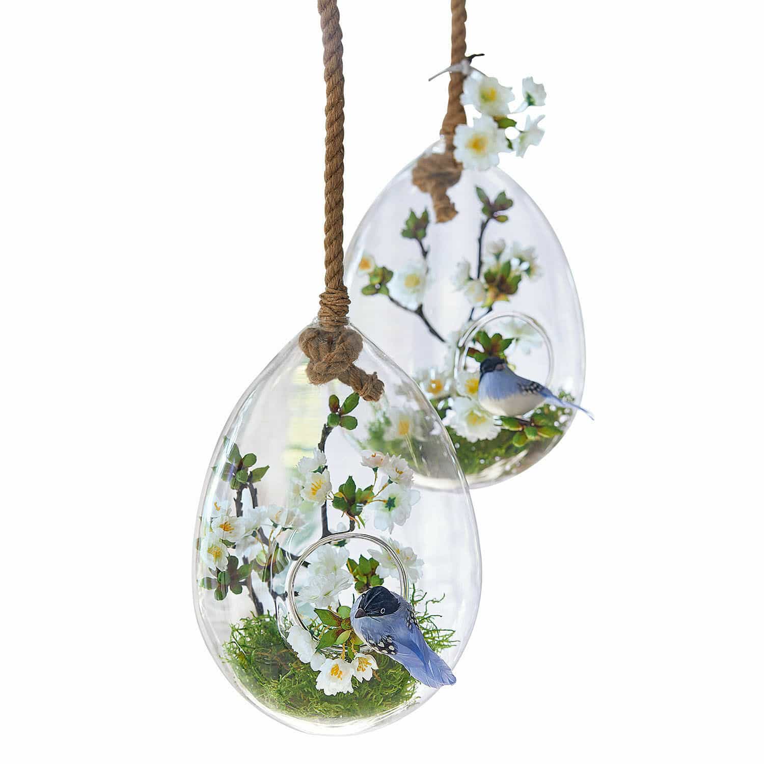 Glazen ei set van 2 Noam Hangende glazen decoraties met witte bloemen en blauwe vogel aan juten touw voor binnen en tuin