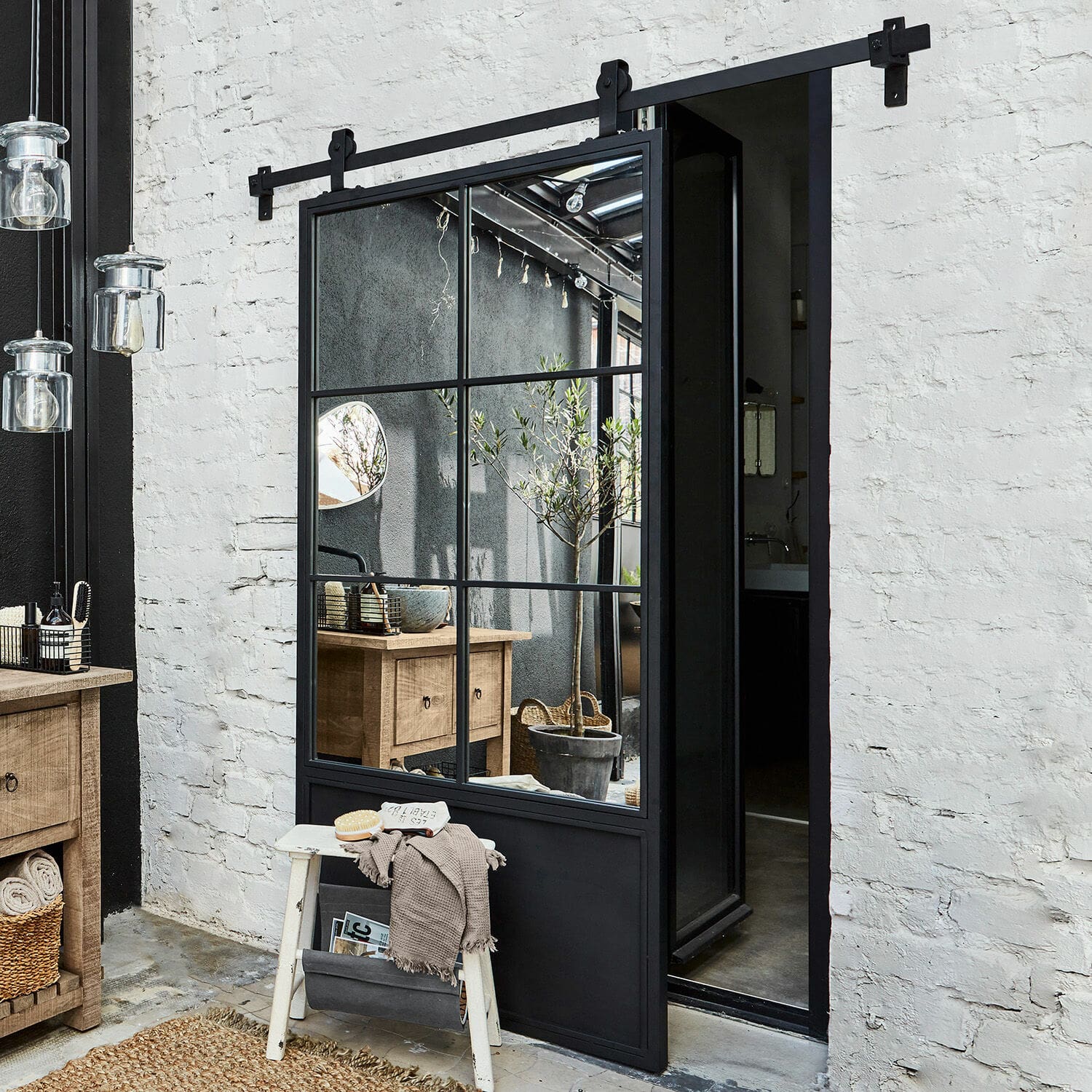 Schuifdeur Bonnaire Zwarte metalen schuifdeur met spiegel in industriële stijl voor modern interieur