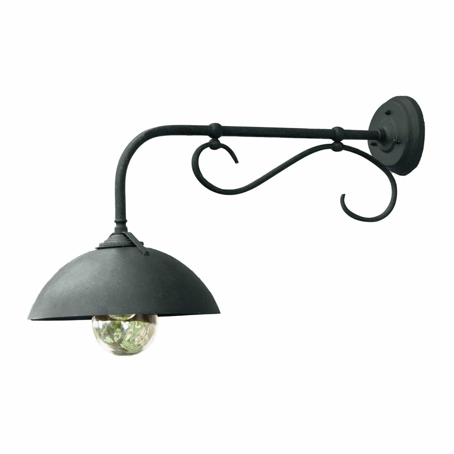 Wandlamp voor buiten Lupia Zwarte metalen wandlamp met decoratieve arm en halfronde kap voor wandverlichting