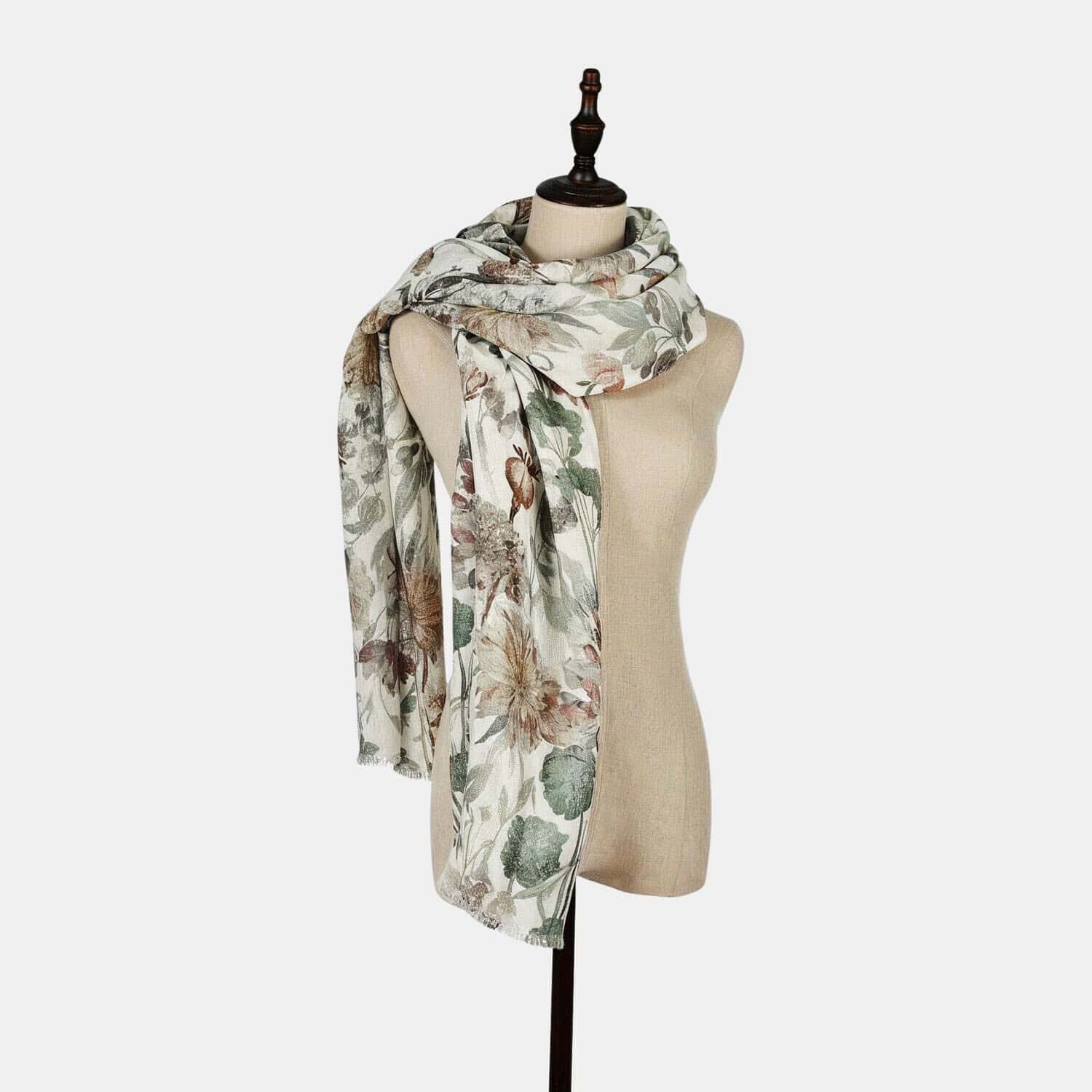 Lichte sjaal met bloemenpatroon in groen- en bruintinten op beige achtergrond, zachte en luchtige stof
