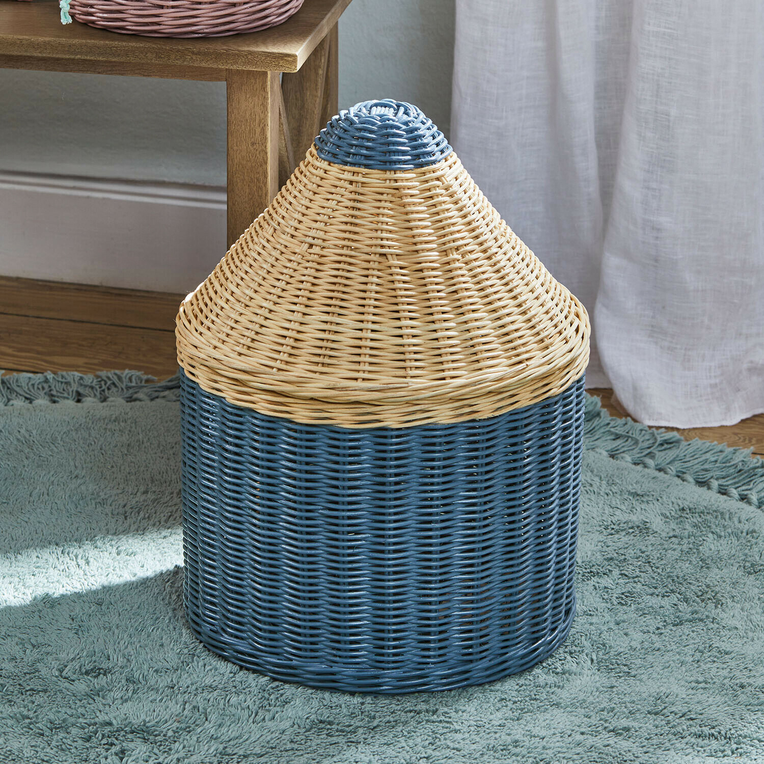 Mand Sønvik Tweekleurige rieten mand in kegelvorm, naturel en blauw, voor binnenopslag