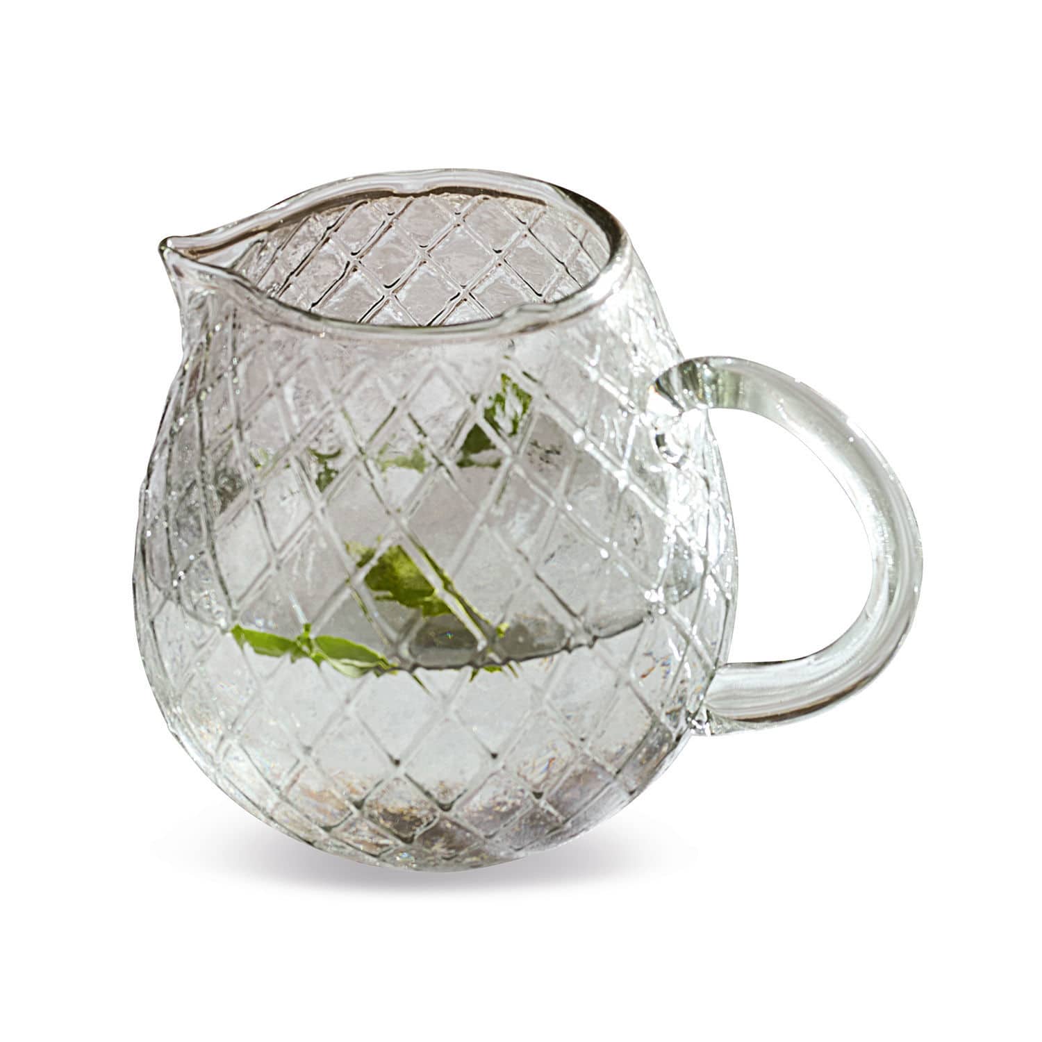 Glazen kan van helder glas met ruitpatroon en handvat voor het serveren van dranken